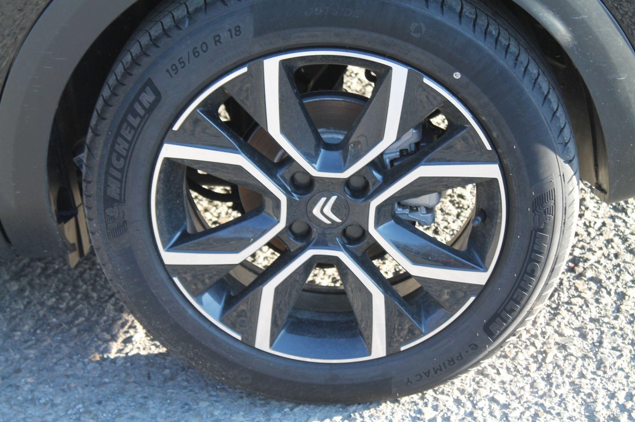 Citroen e-C4 X Image 9