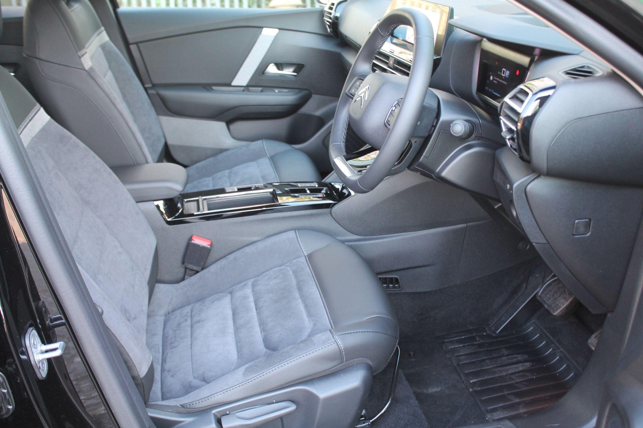 Citroen e-C4 X Image 11