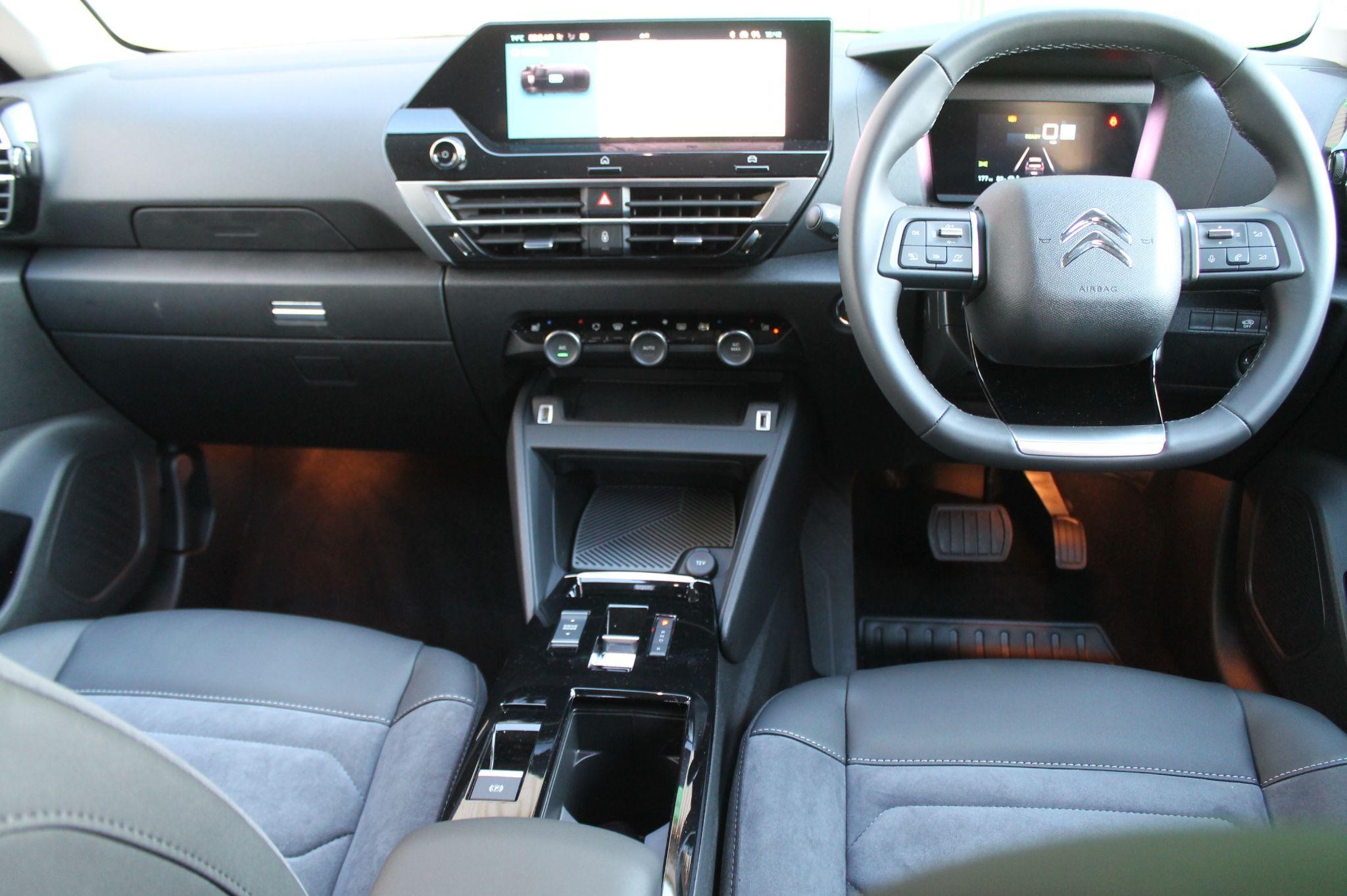 Citroen e-C4 X Image 12