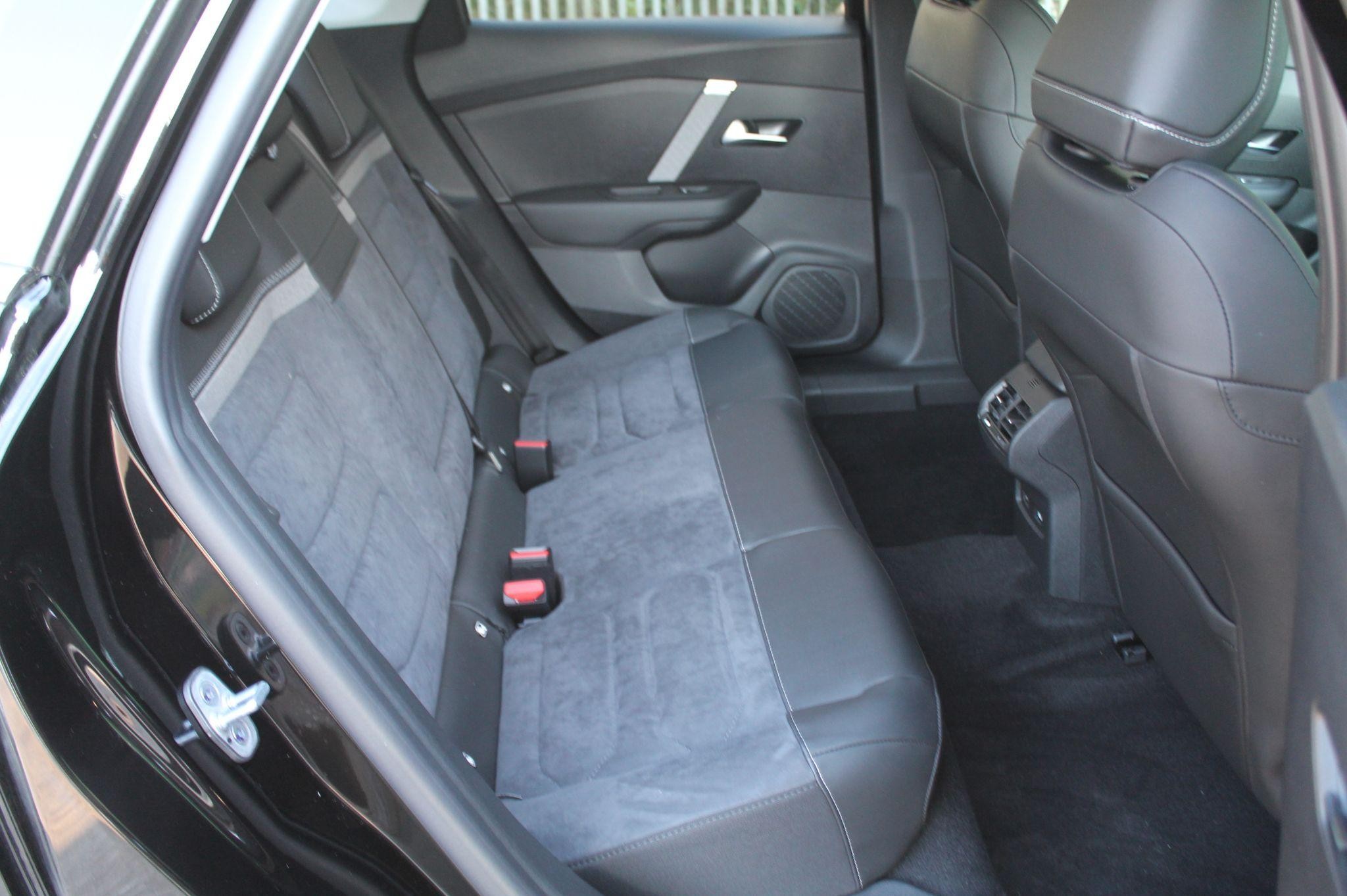 Citroen e-C4 X Image 18