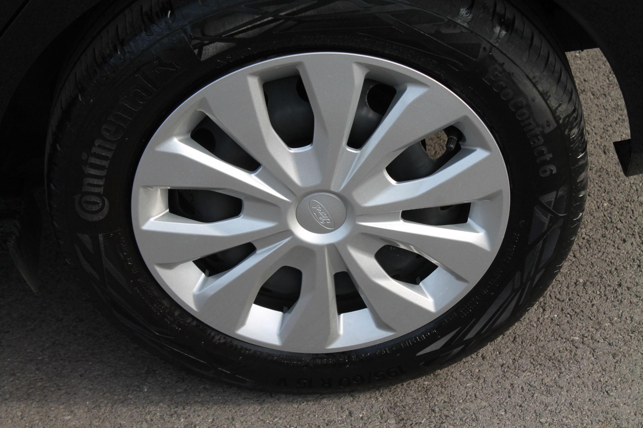 Ford Fiesta Image 9