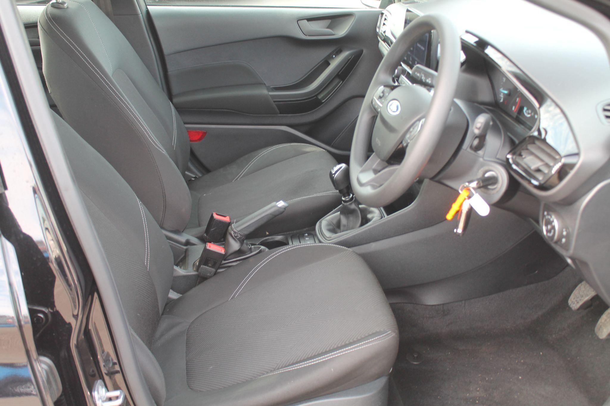 Ford Fiesta Image 11