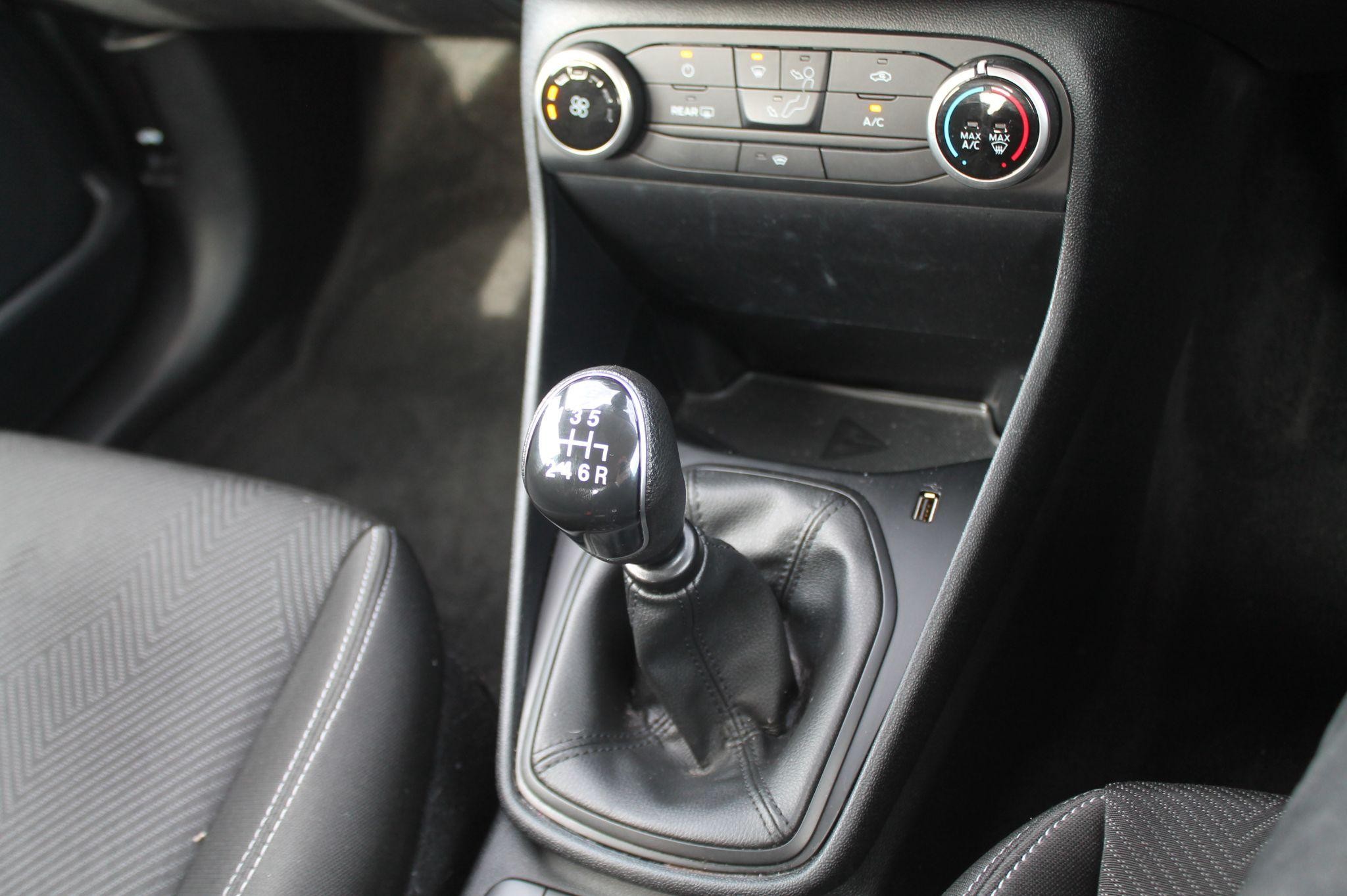 Ford Fiesta Image 19