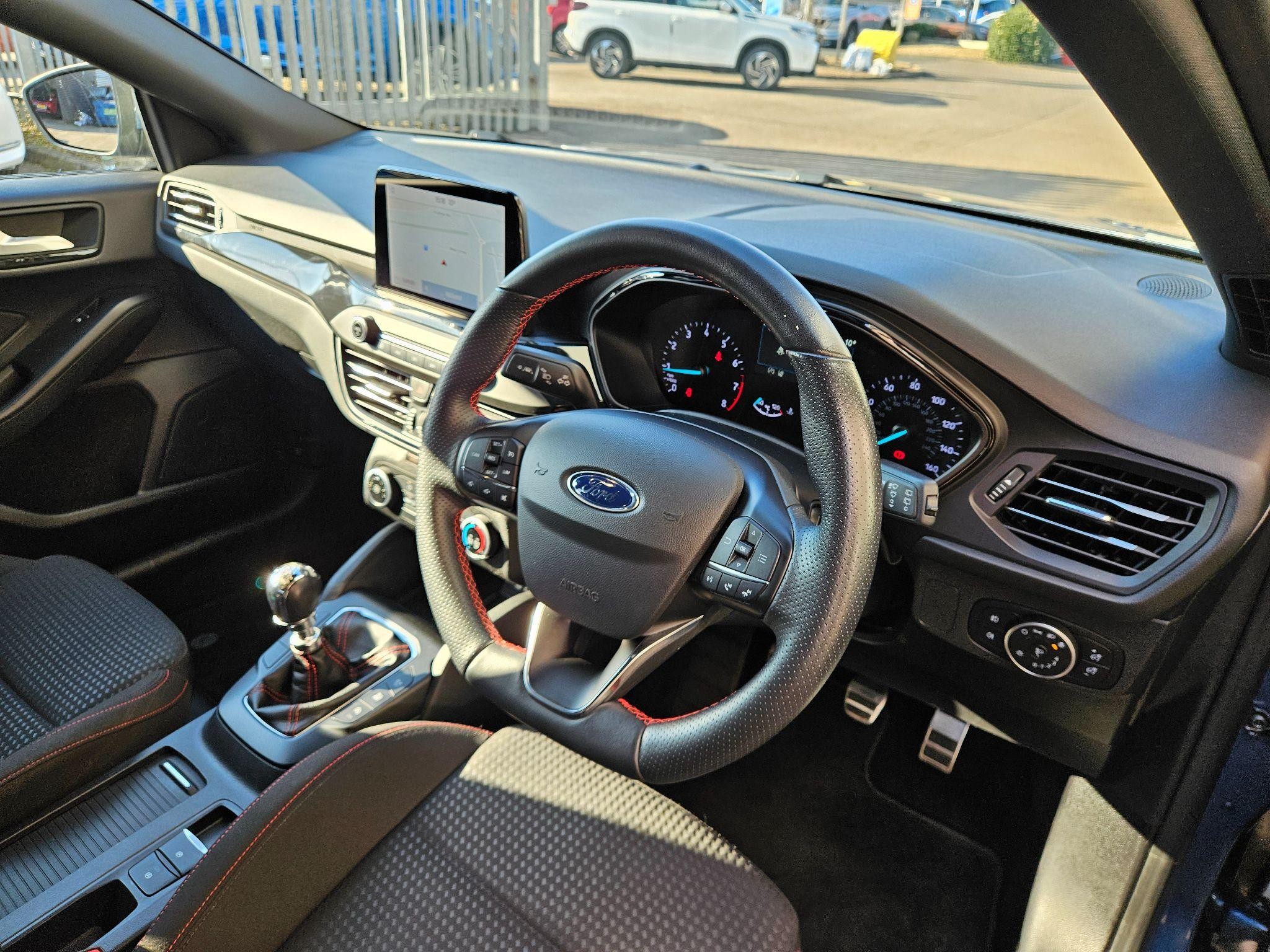 Ford Focus Image 11