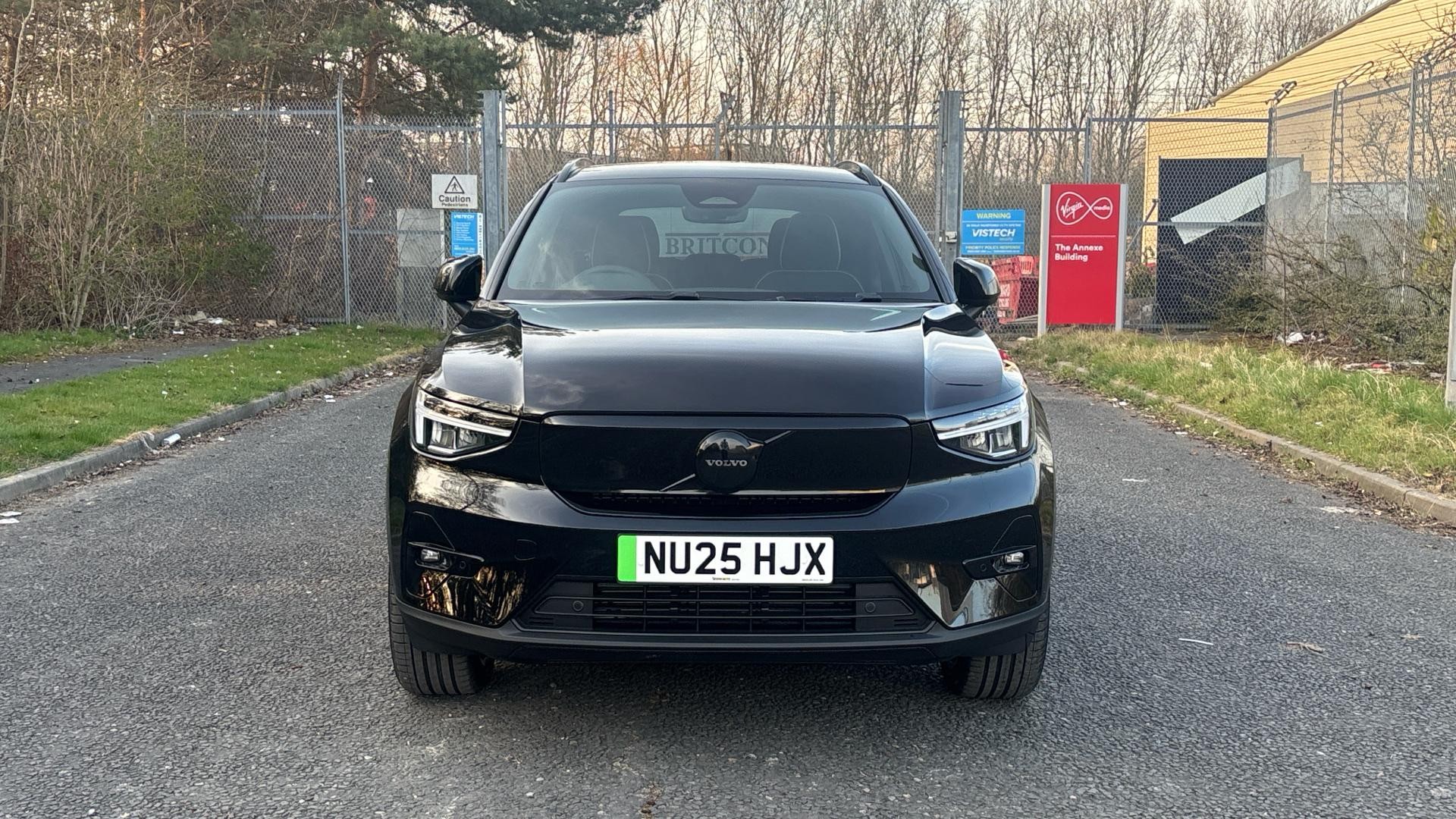 Volvo EX40 Image 12