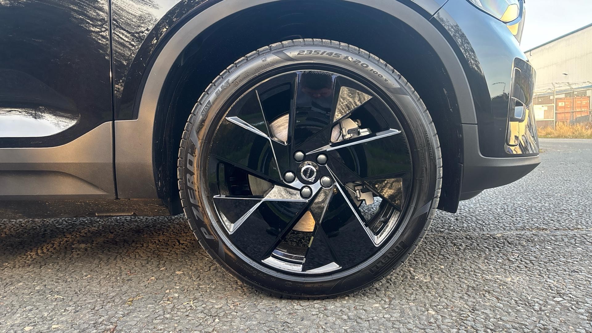 Volvo EX40 Image 16