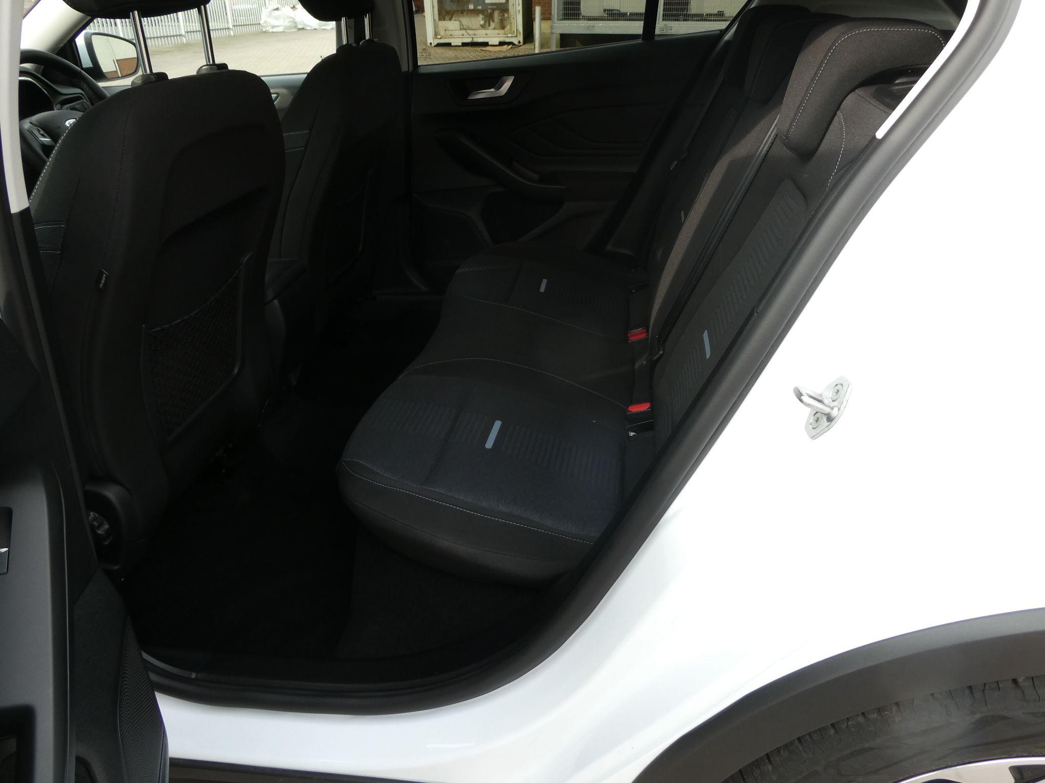 Ford Focus Image 18