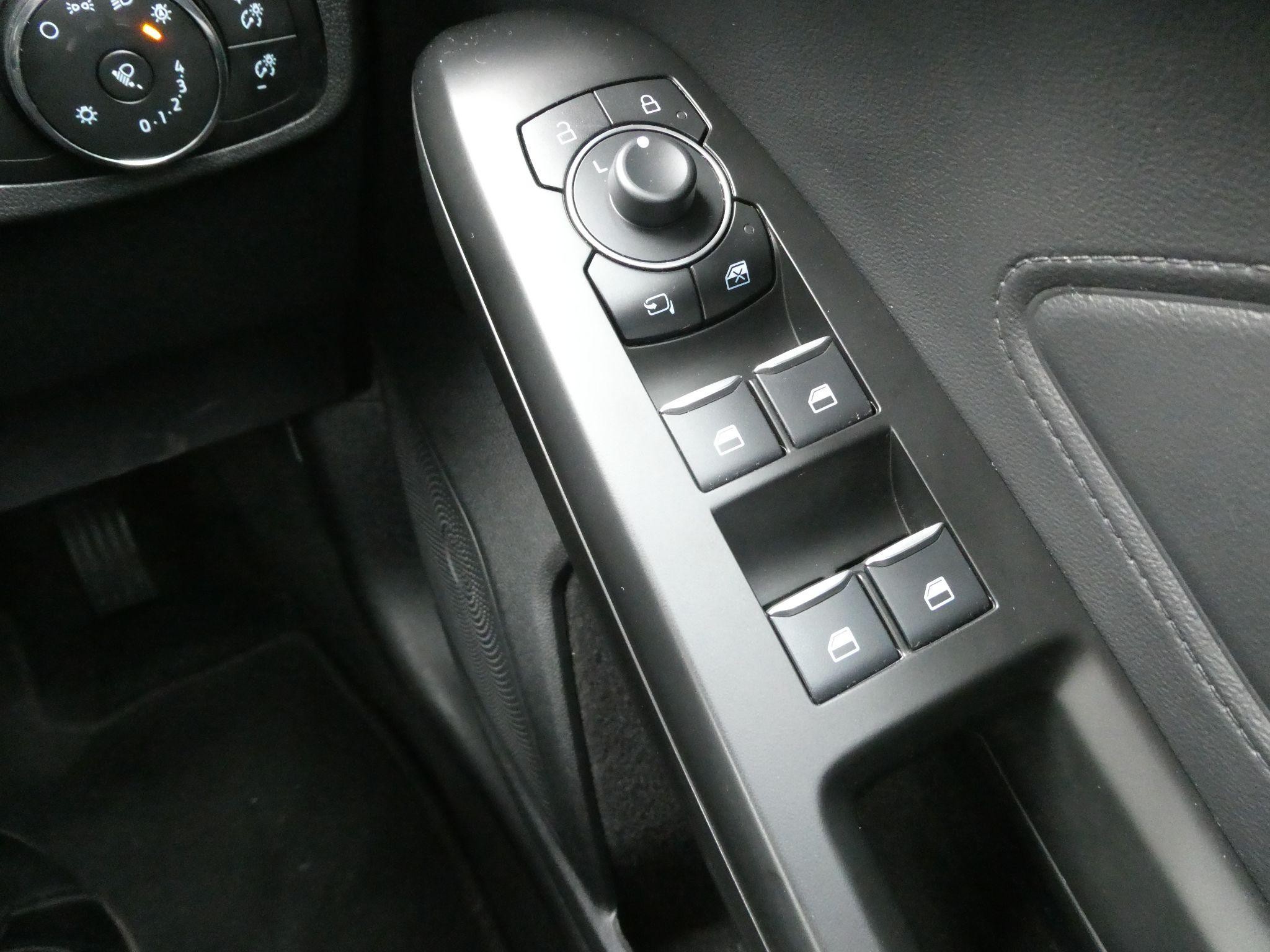Ford Focus Image 21