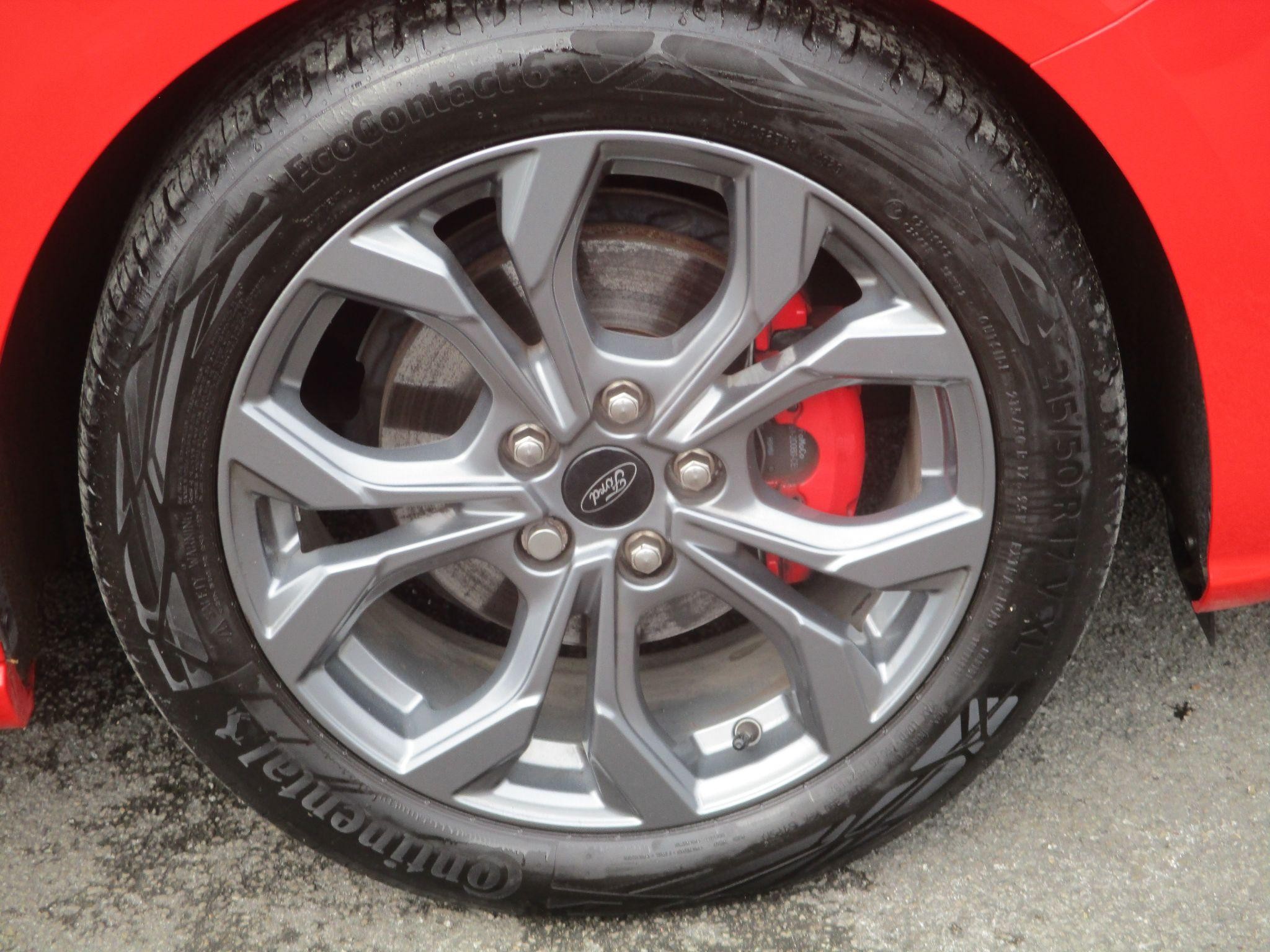 Ford Focus Image 11