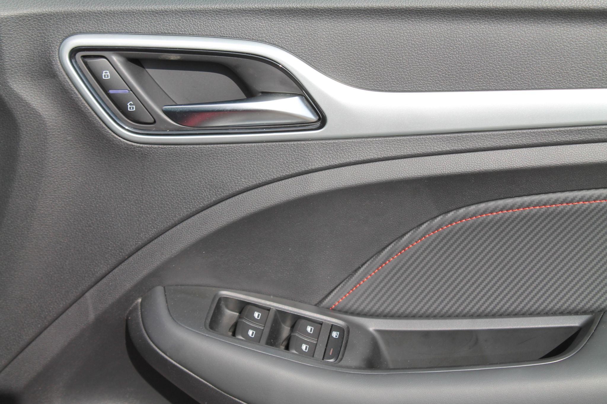 MG ZS EV Image 24