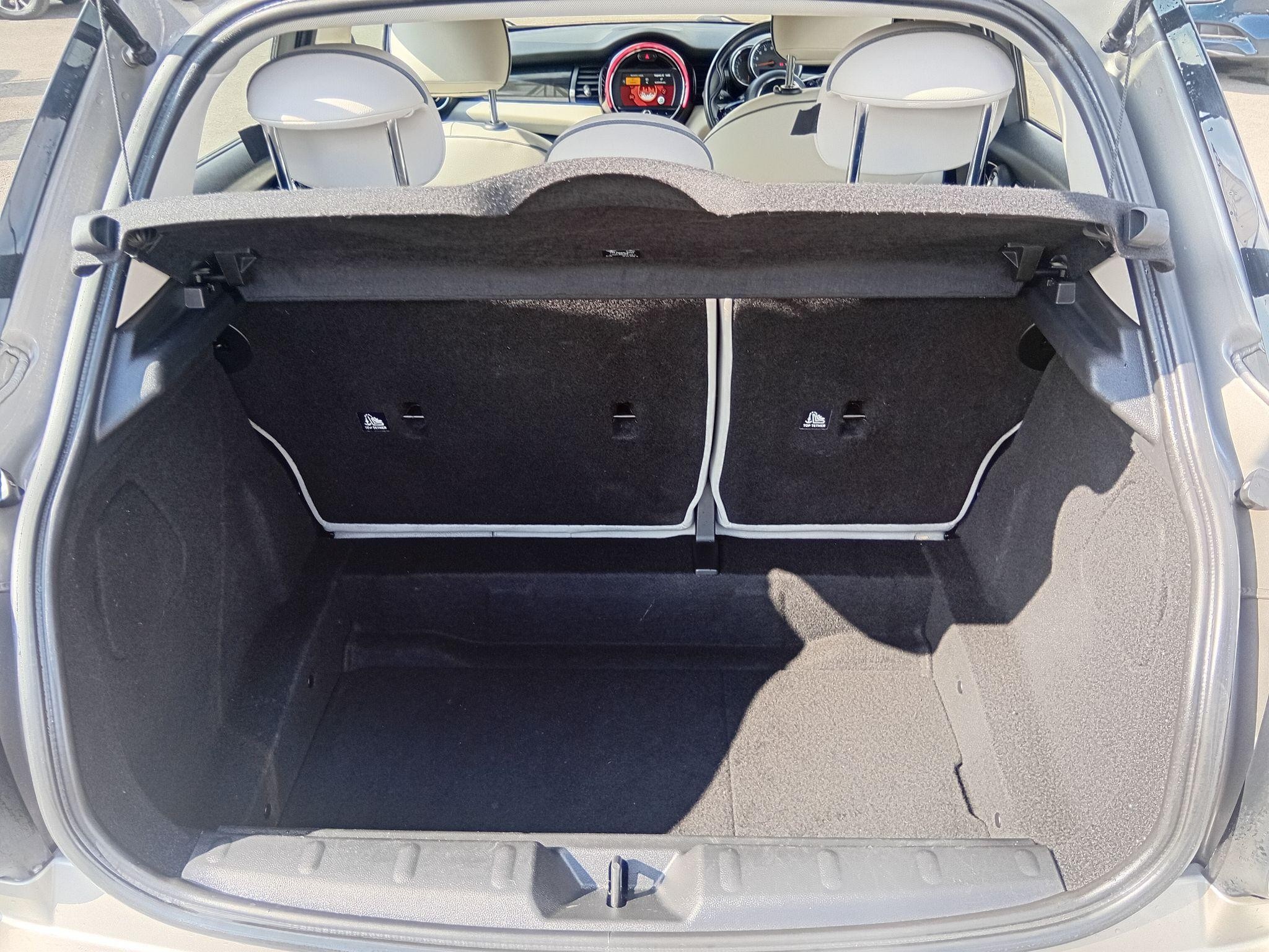 MINI Hatch Image 19
