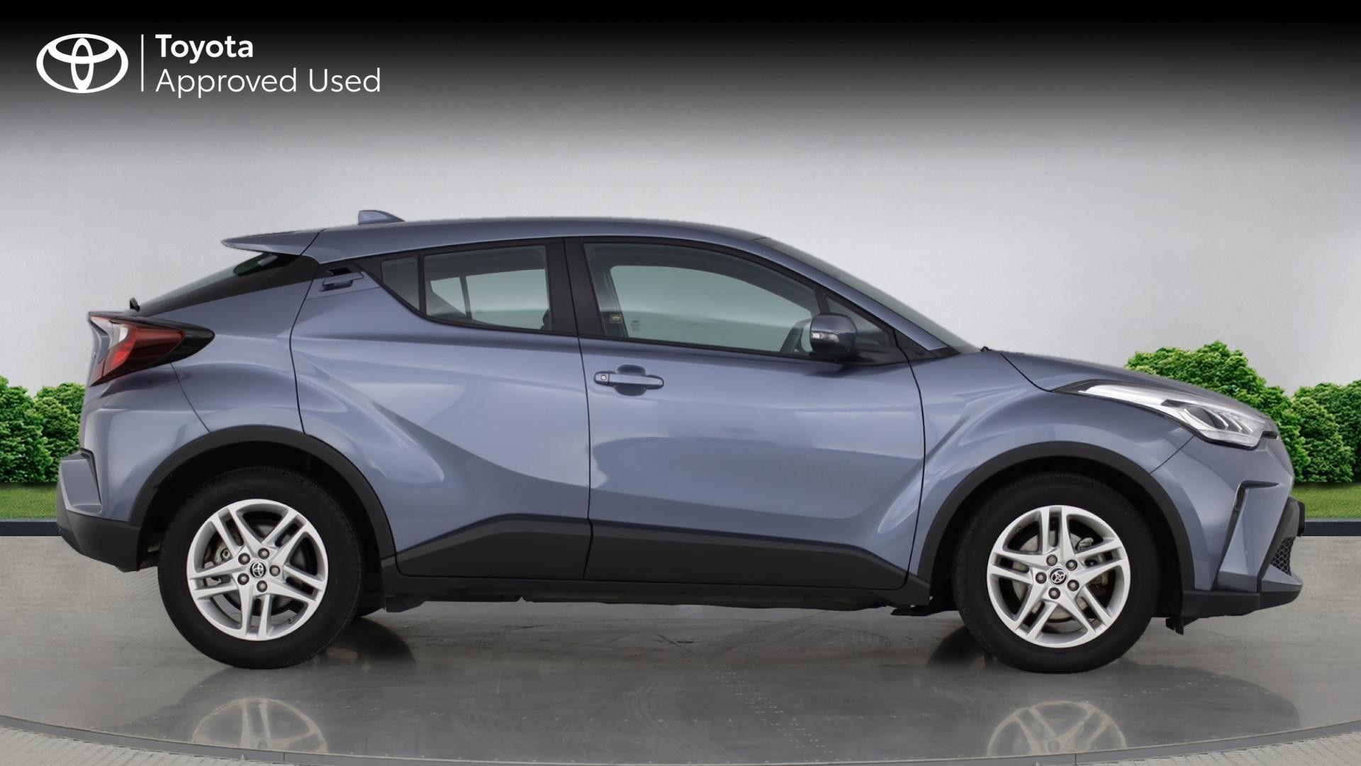 Toyota C-HR Image 4