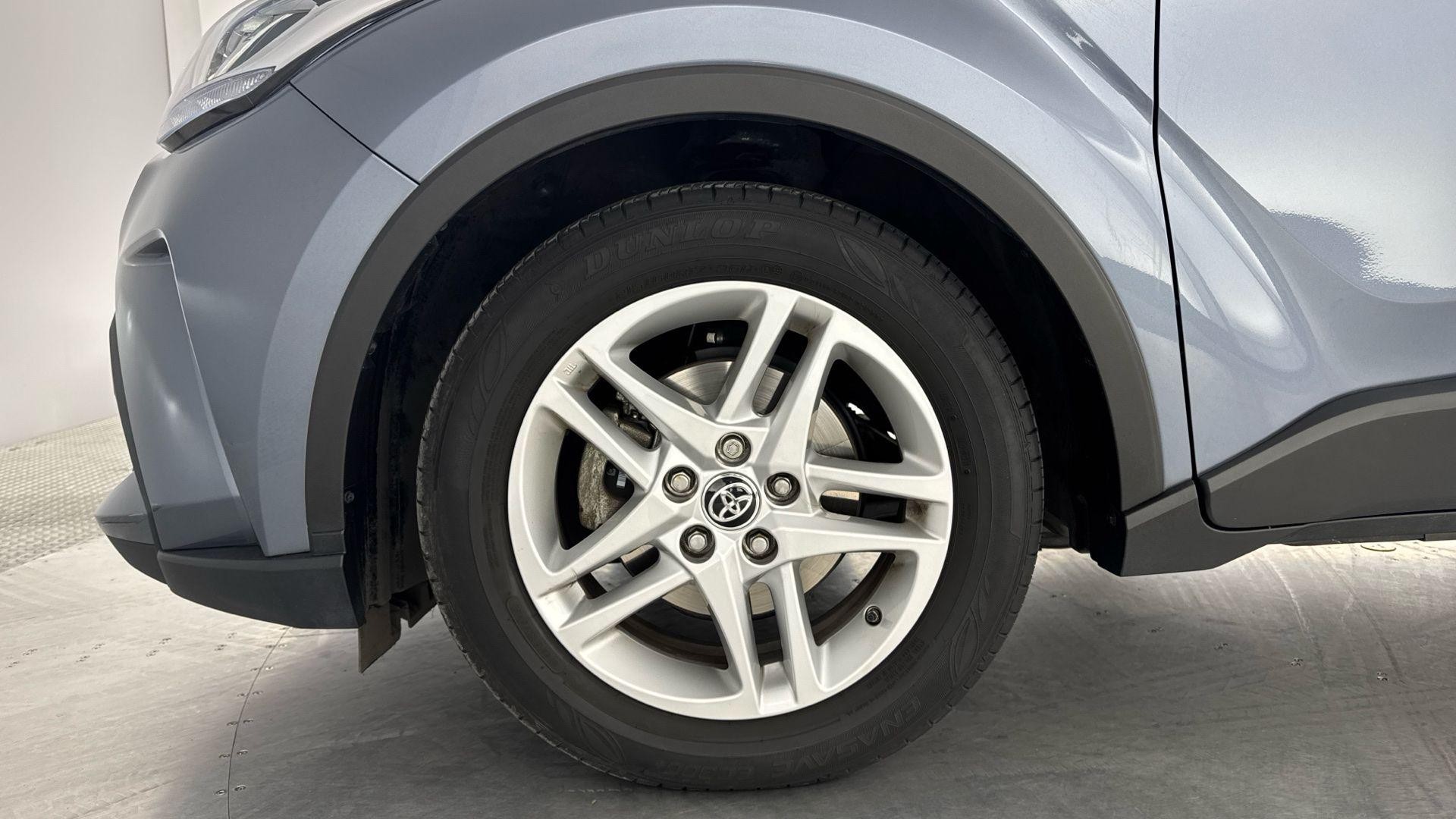 Toyota C-HR Image 11