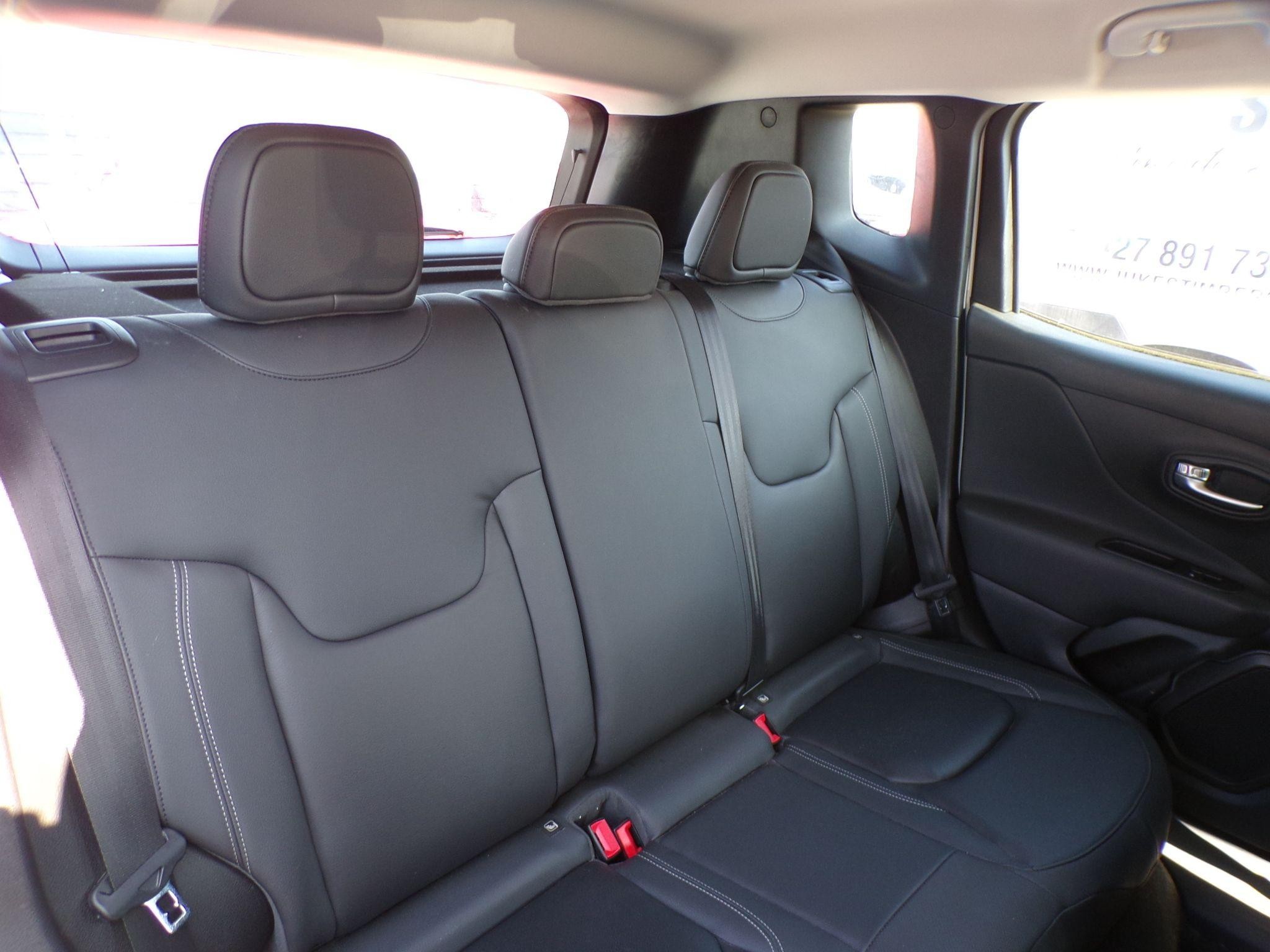 Jeep Renegade Image 11