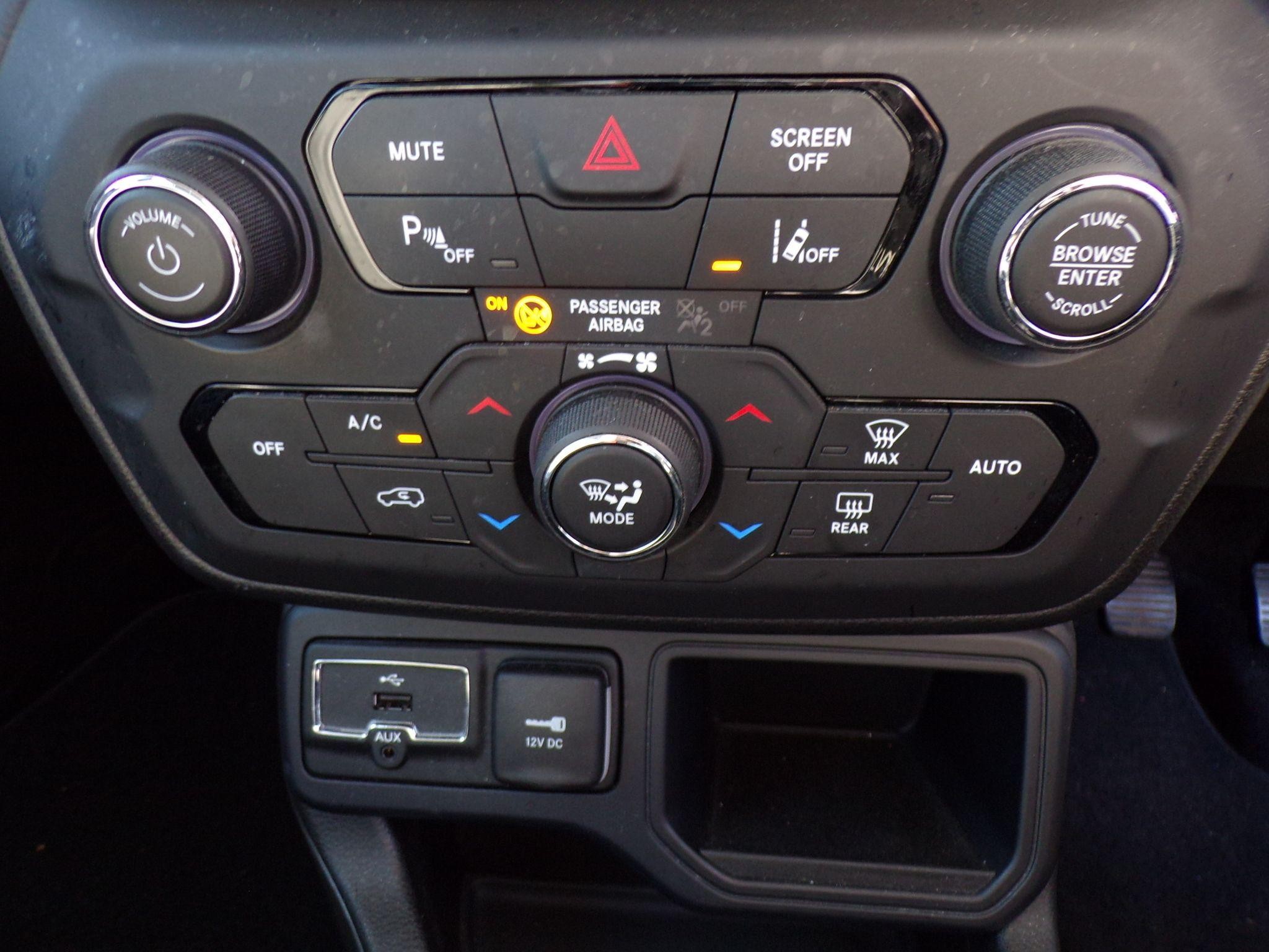 Jeep Renegade Image 22