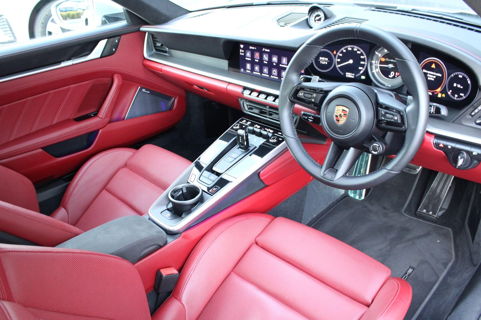 Porsche 911 Image 9