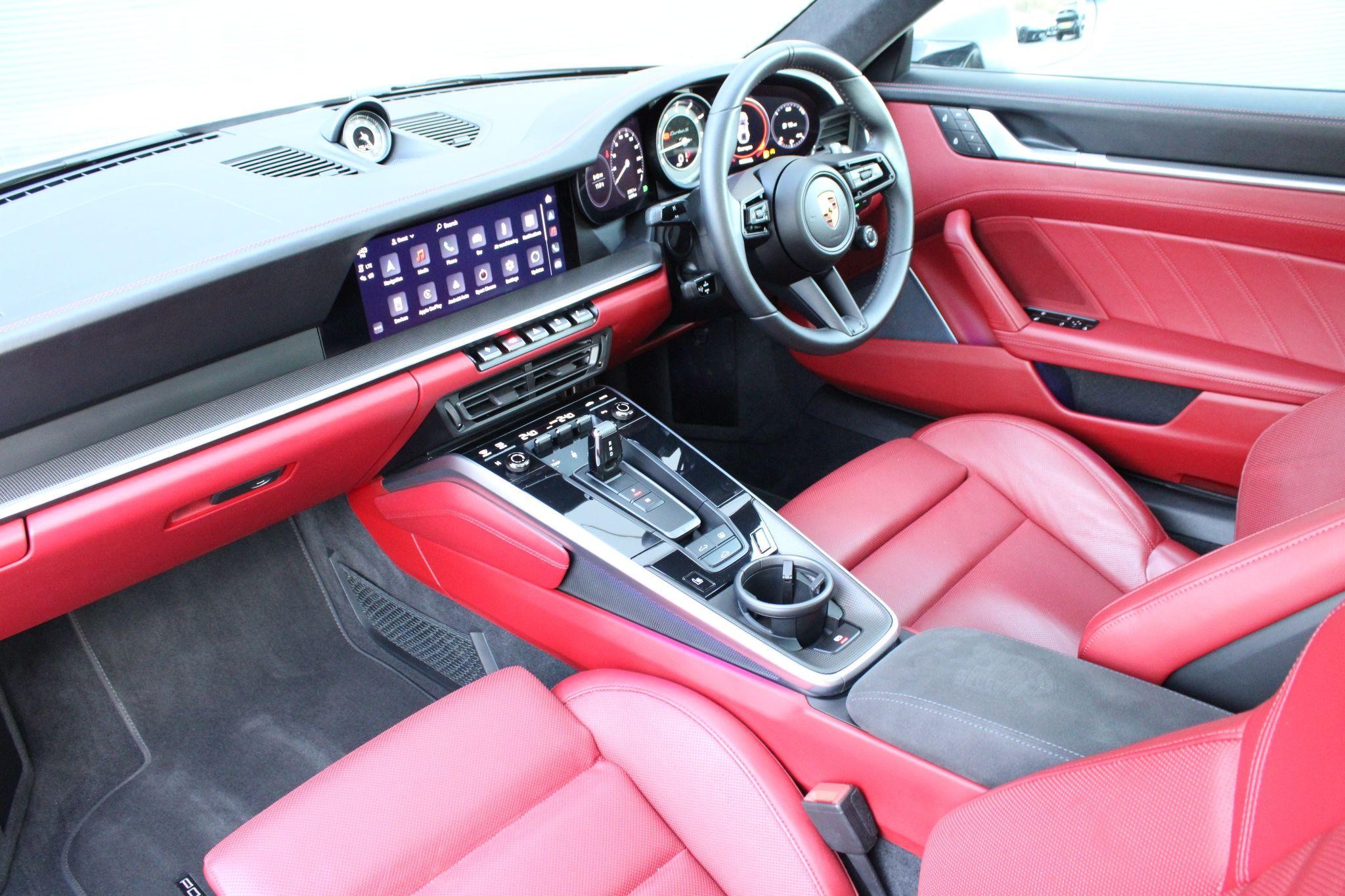 Porsche 911 Image 10