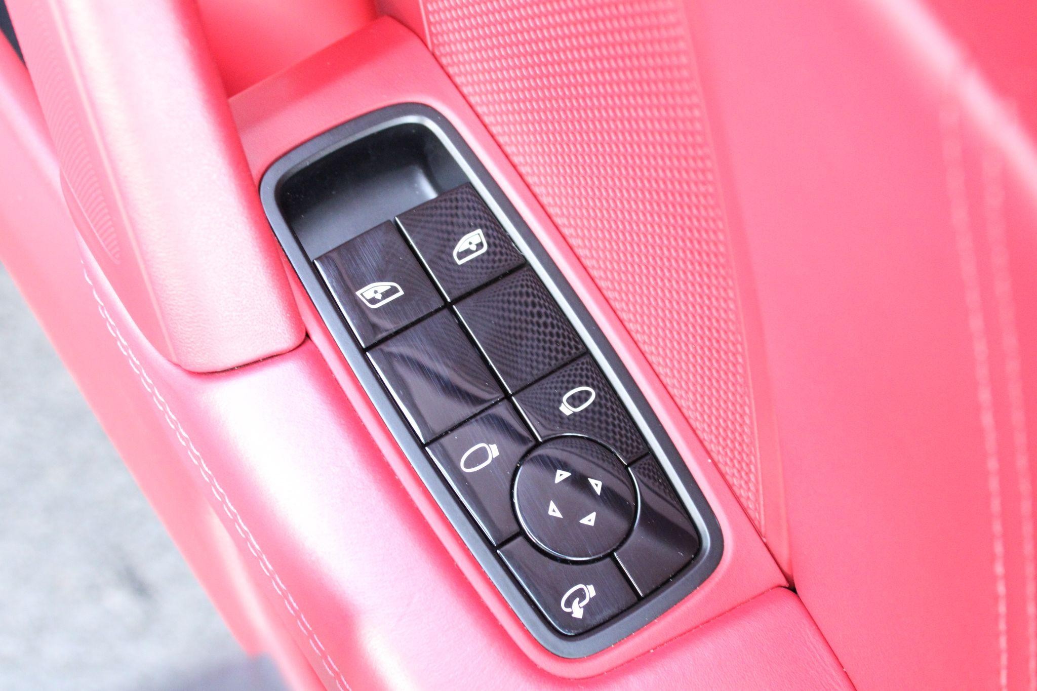 Porsche 911 Image 13