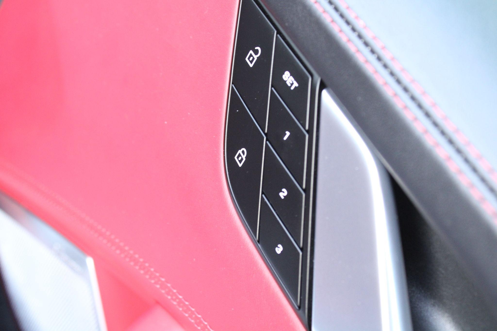 Porsche 911 Image 14