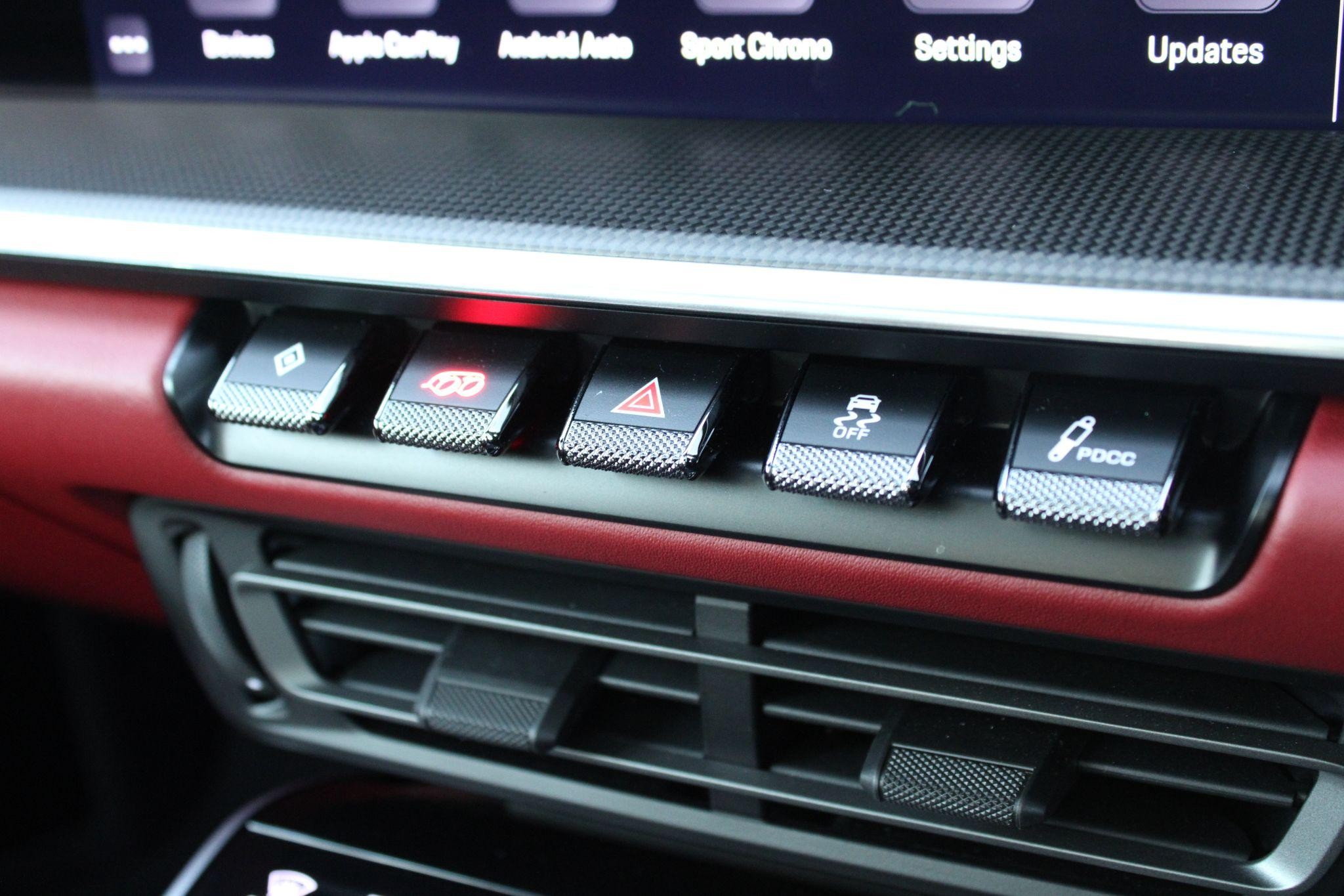 Porsche 911 Image 18