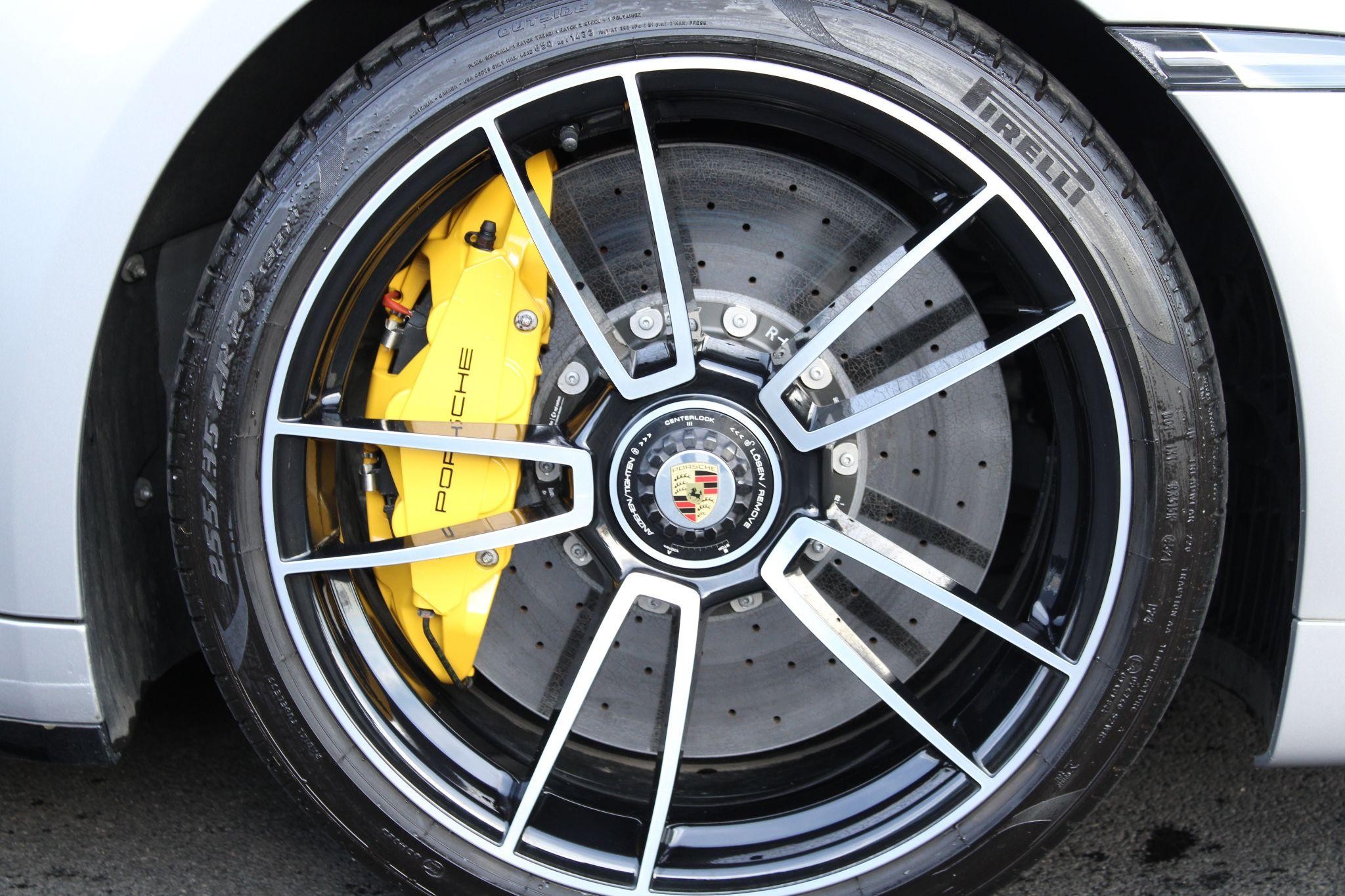 Porsche 911 Image 25