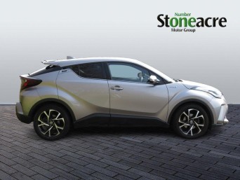 Toyota C-HR Self-Charging Hybrid 2.0 VVT-h Design CVT Euro 6 (s/s) 5dr NL70BVT Image 2