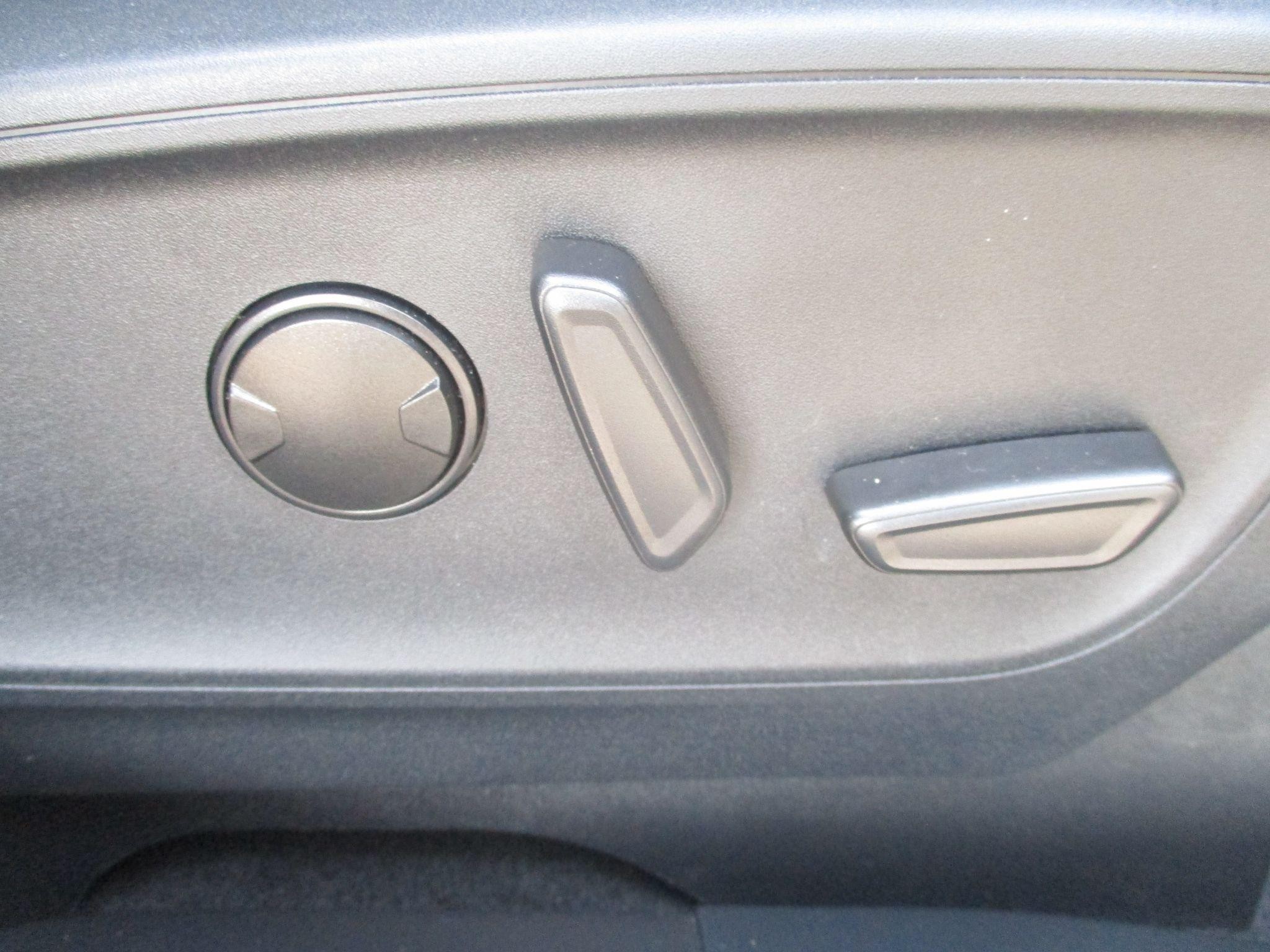 Ford Kuga Image 21