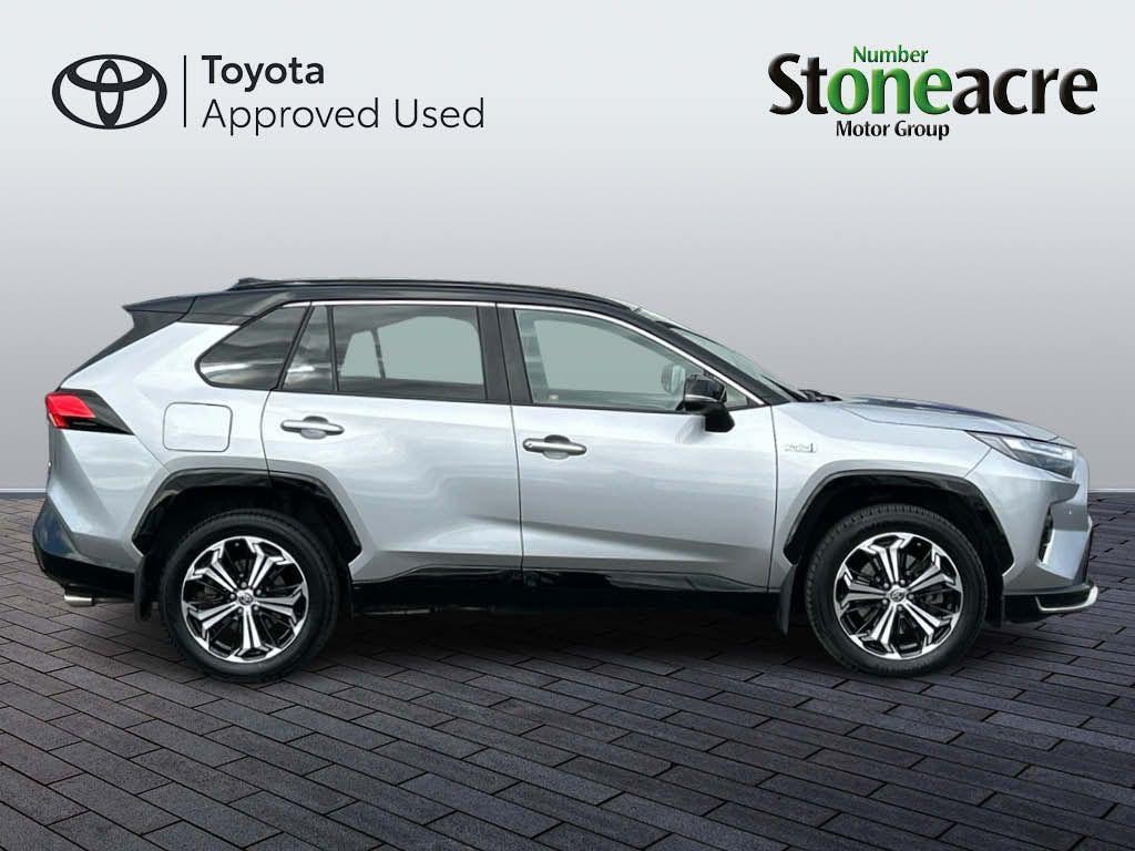 Toyota RAV4 Image 4