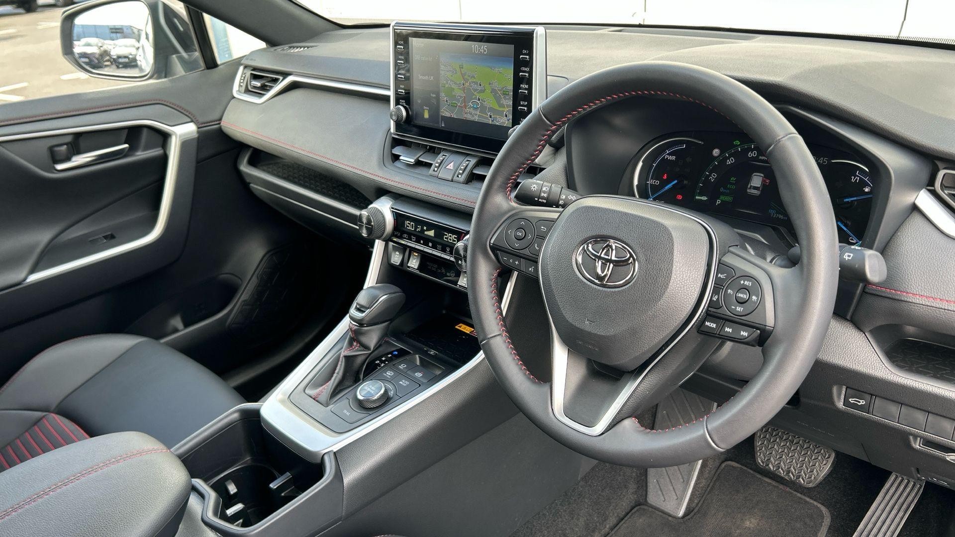 Toyota RAV4 Image 12