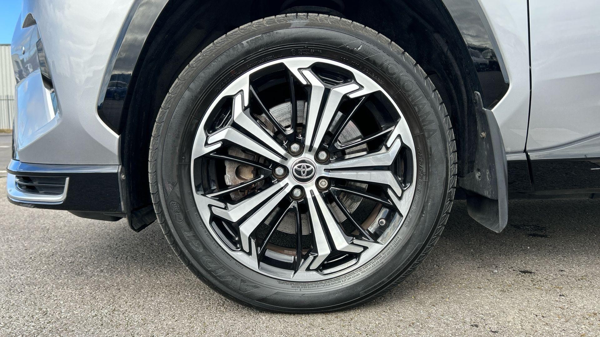 Toyota RAV4 Image 21