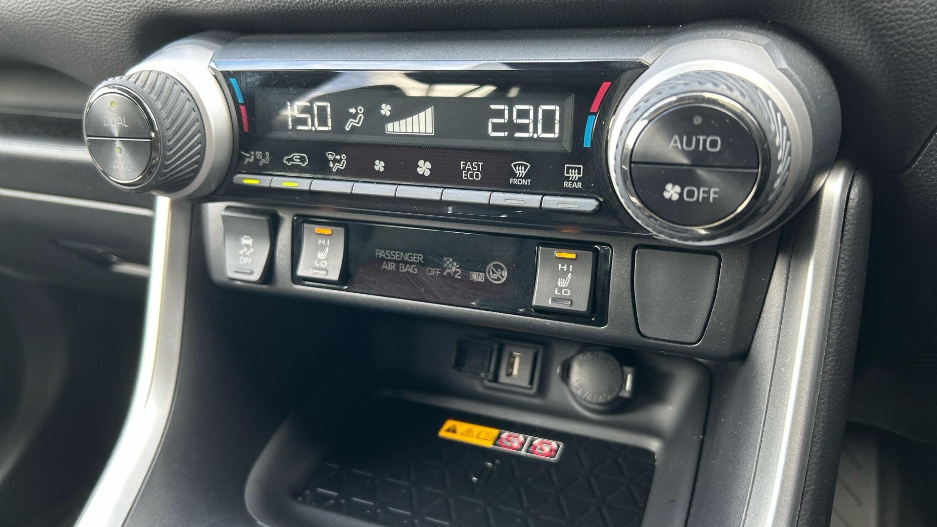 Toyota RAV4 Image 32