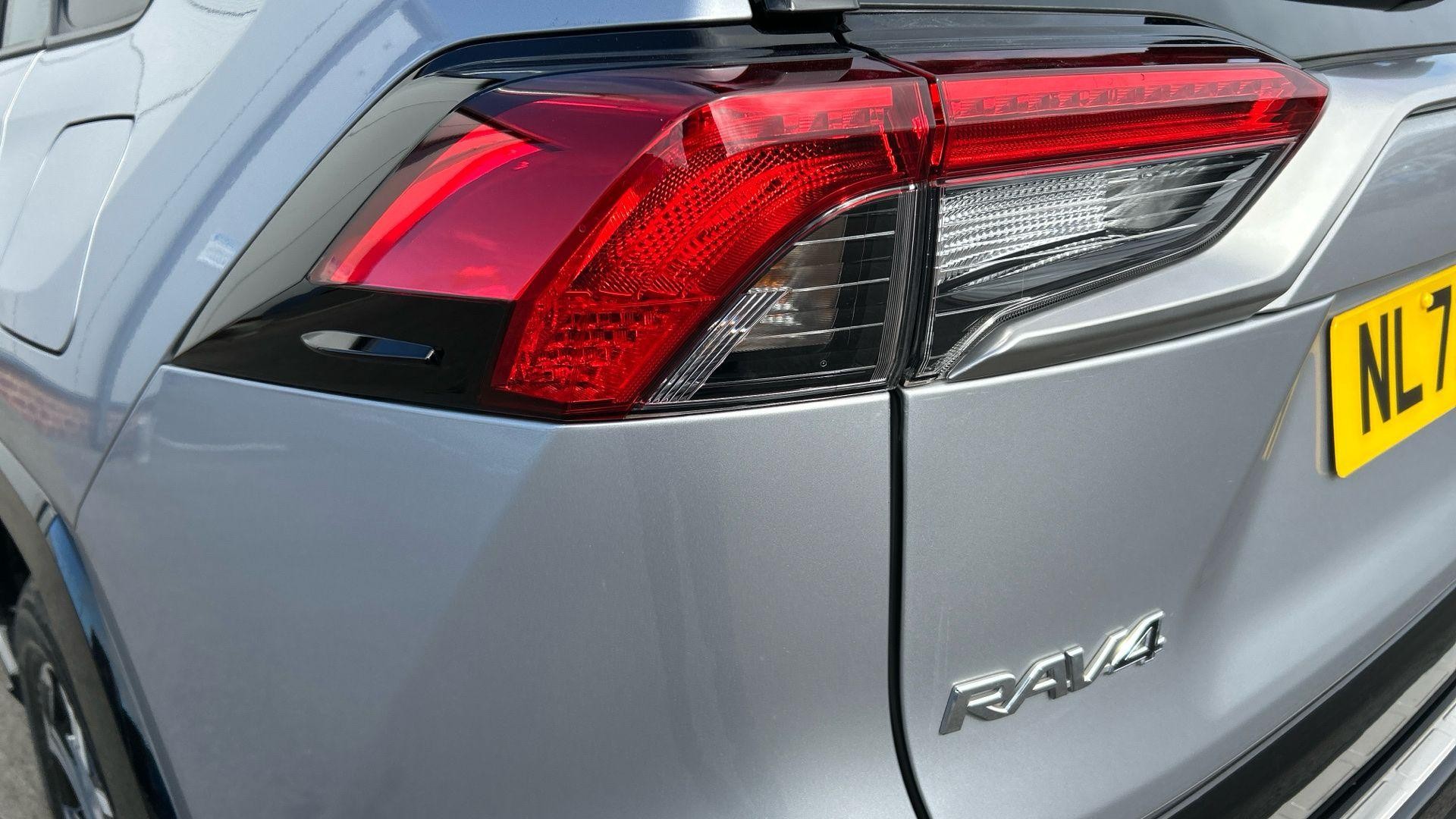 Toyota RAV4 Image 48
