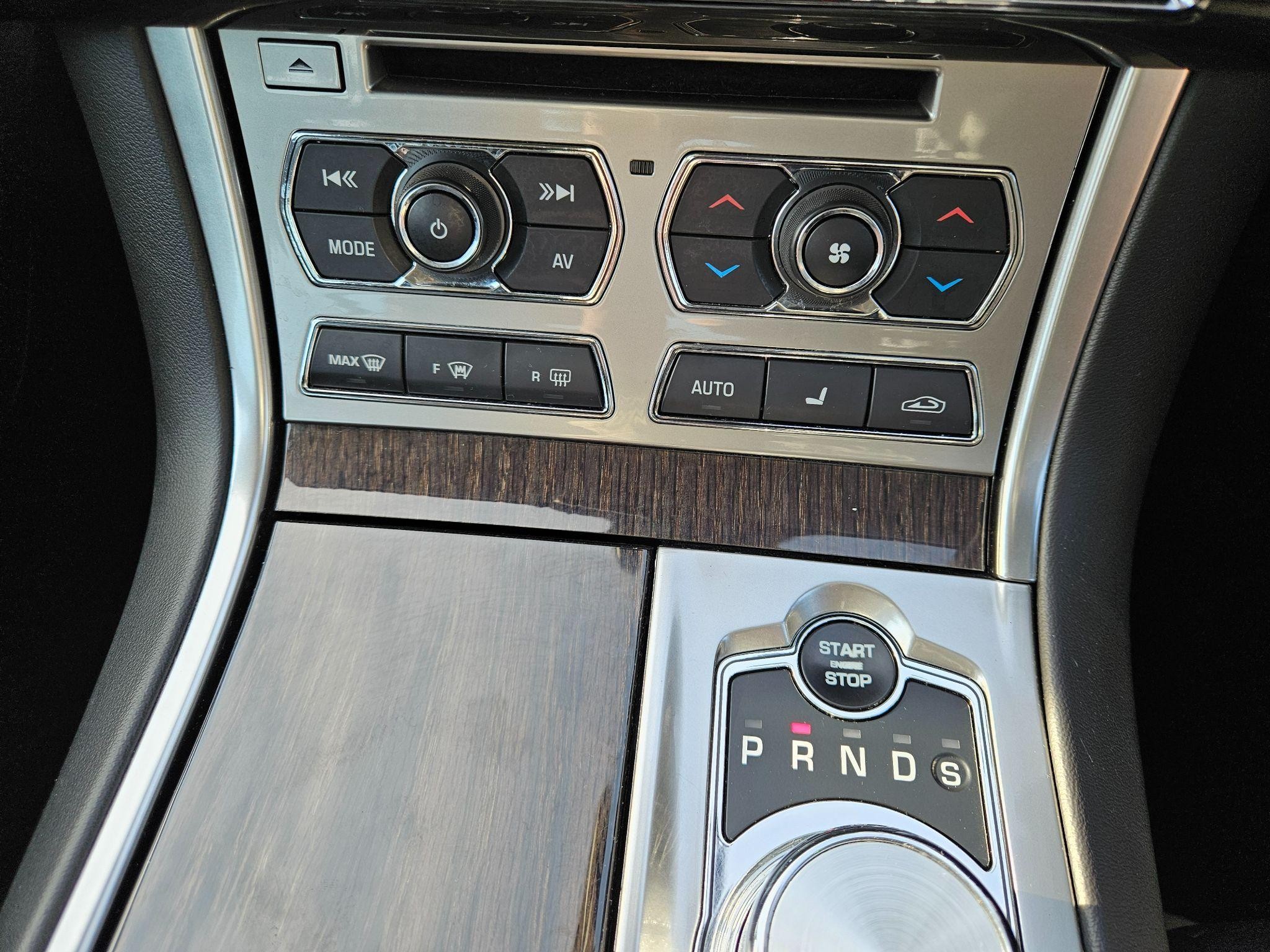Jaguar XF Image 18