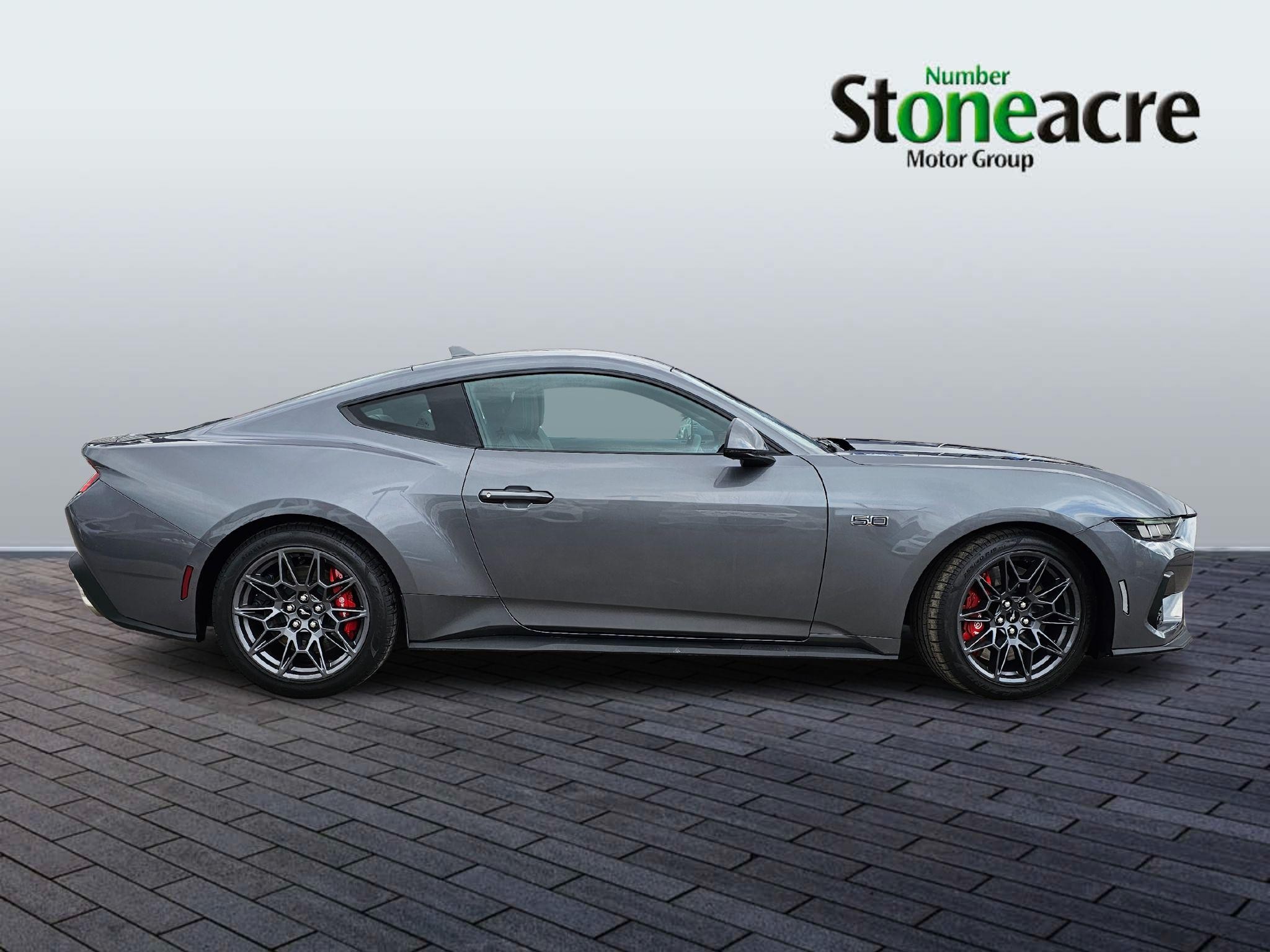 Ford Mustang Image 4