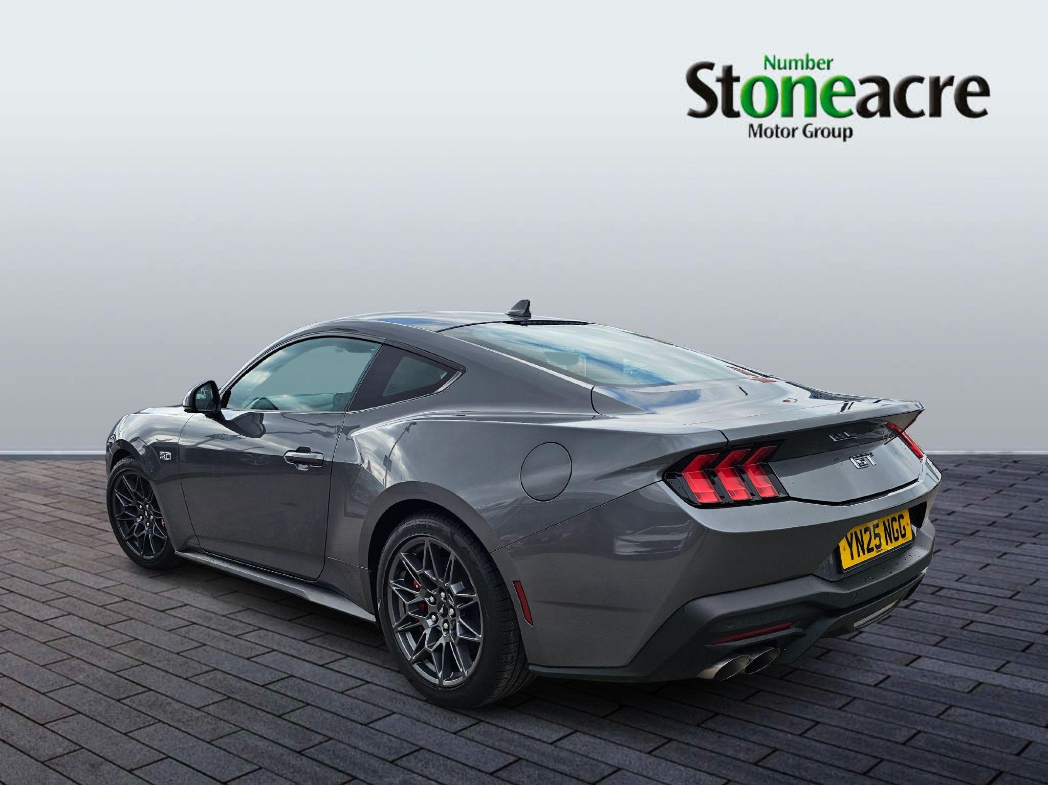 Ford Mustang Image 7