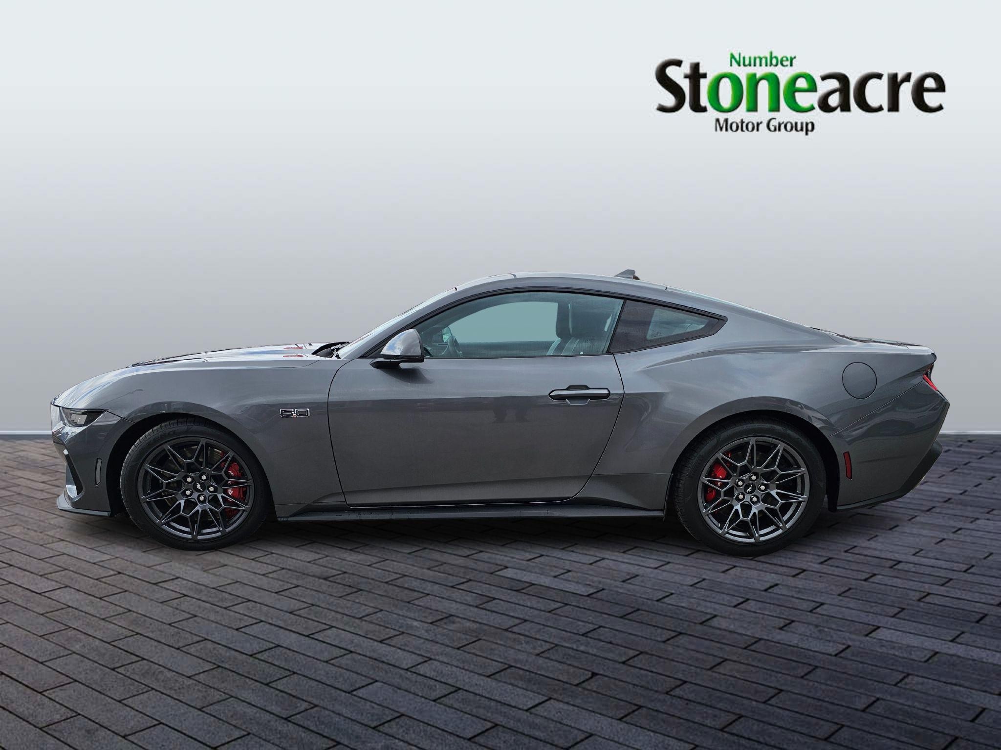 Ford Mustang Image 8