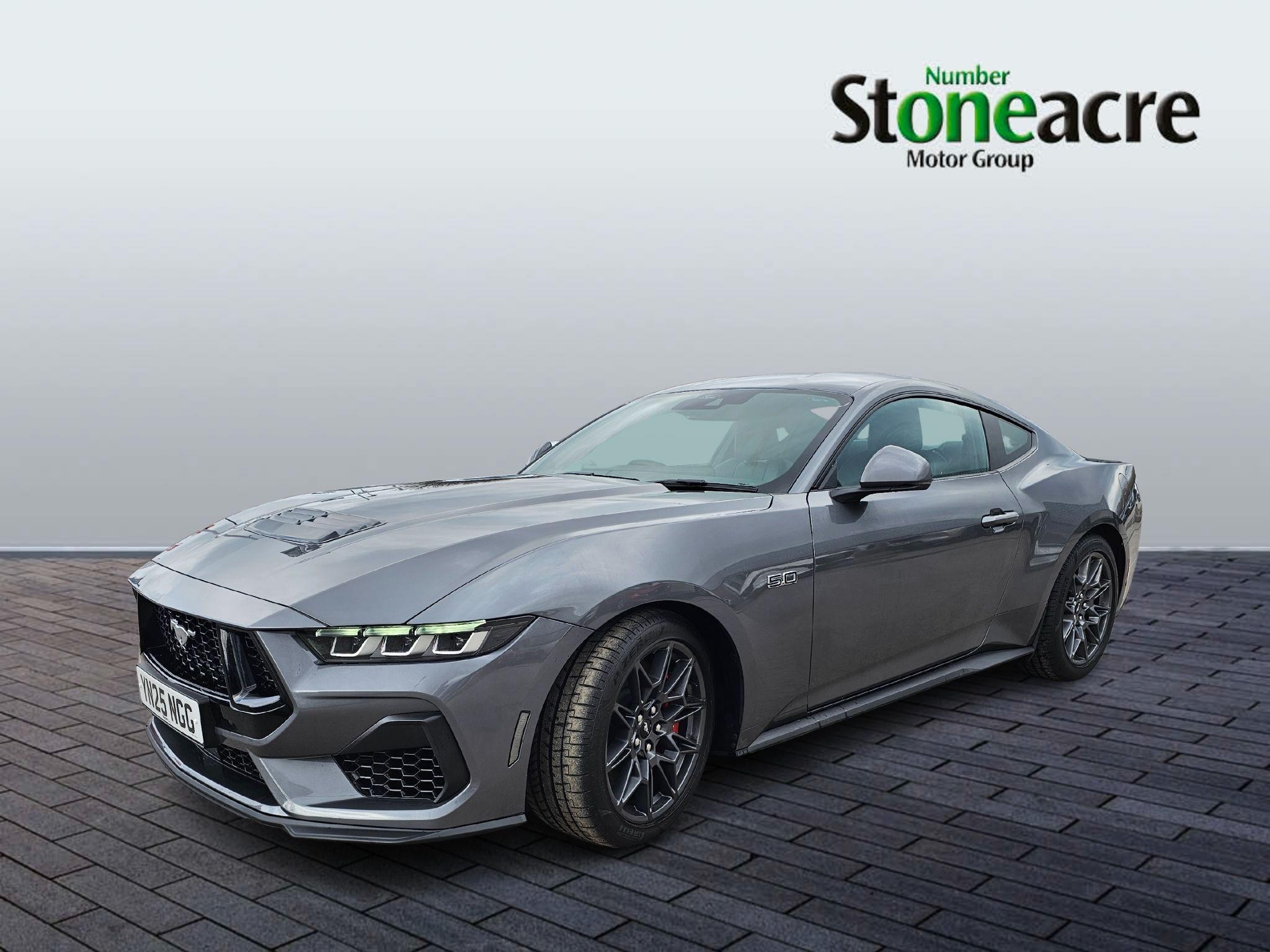 Ford Mustang Image 9