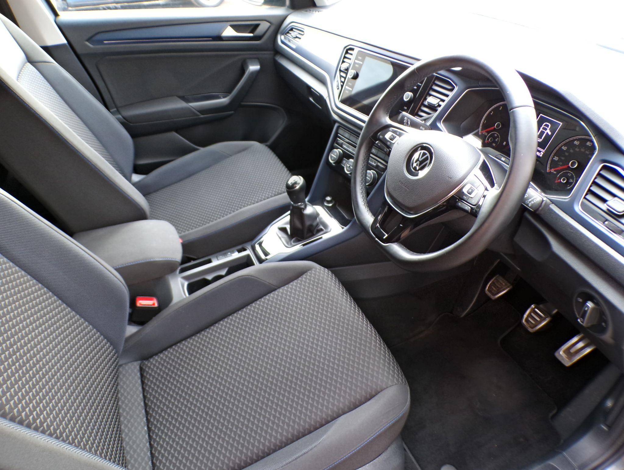 Volkswagen T-Roc Image 11