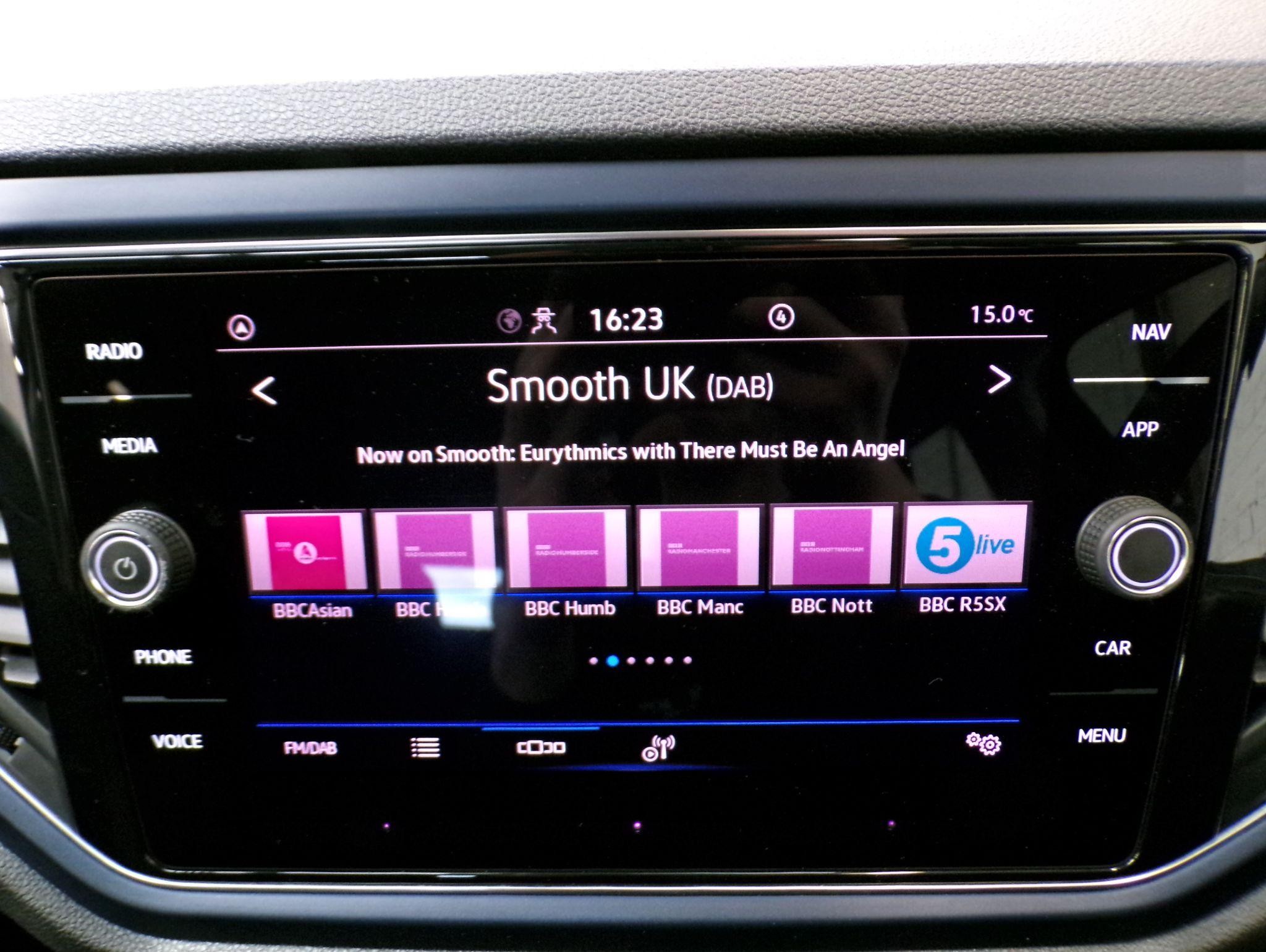 Volkswagen T-Roc Image 15