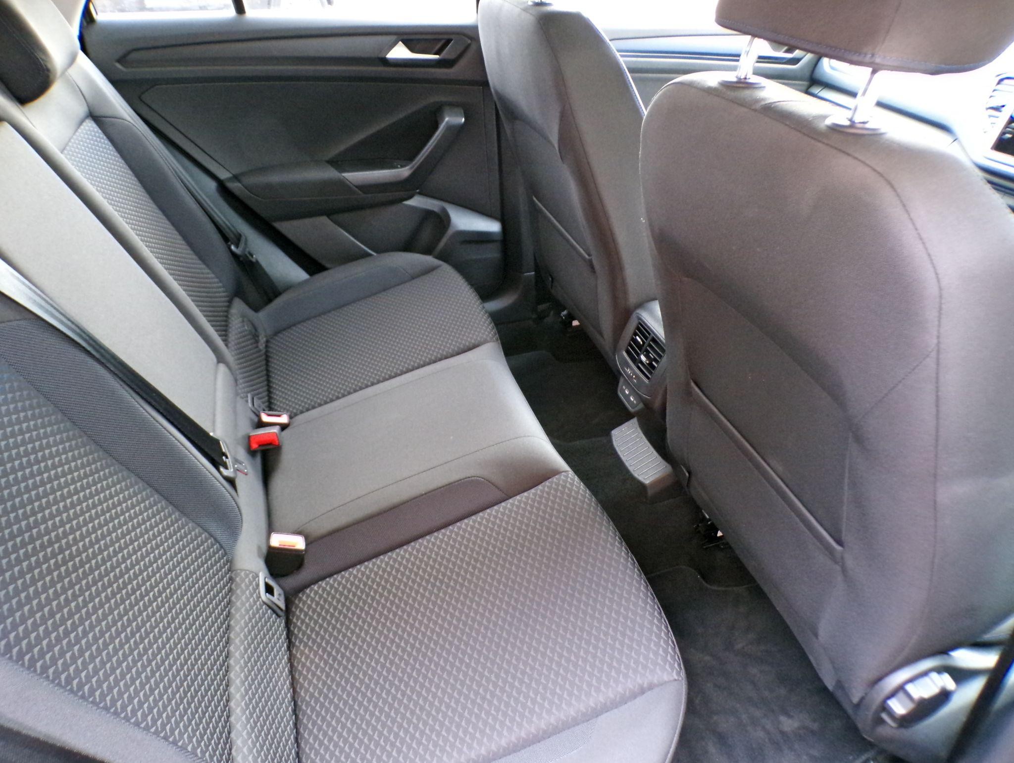 Volkswagen T-Roc Image 20
