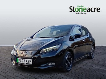 Nissan LEAF 39kWh Acenta Auto 5dr FX23XYP Image 3