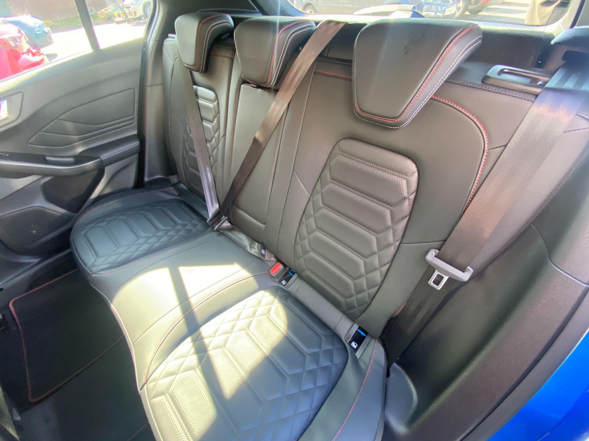 Ford Focus Image 18