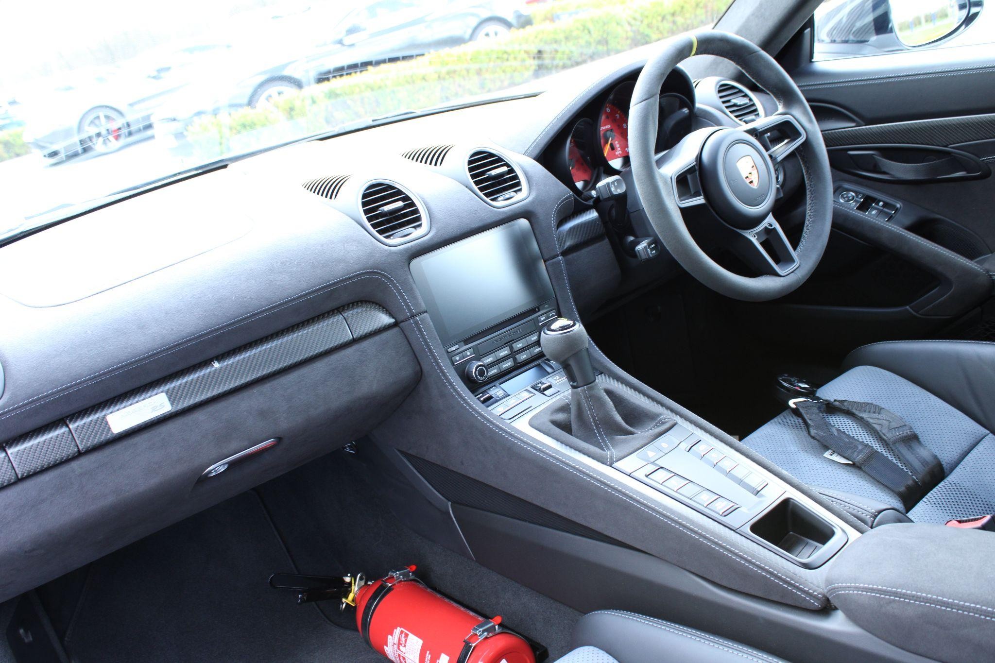 Porsche 718 Cayman Image 9