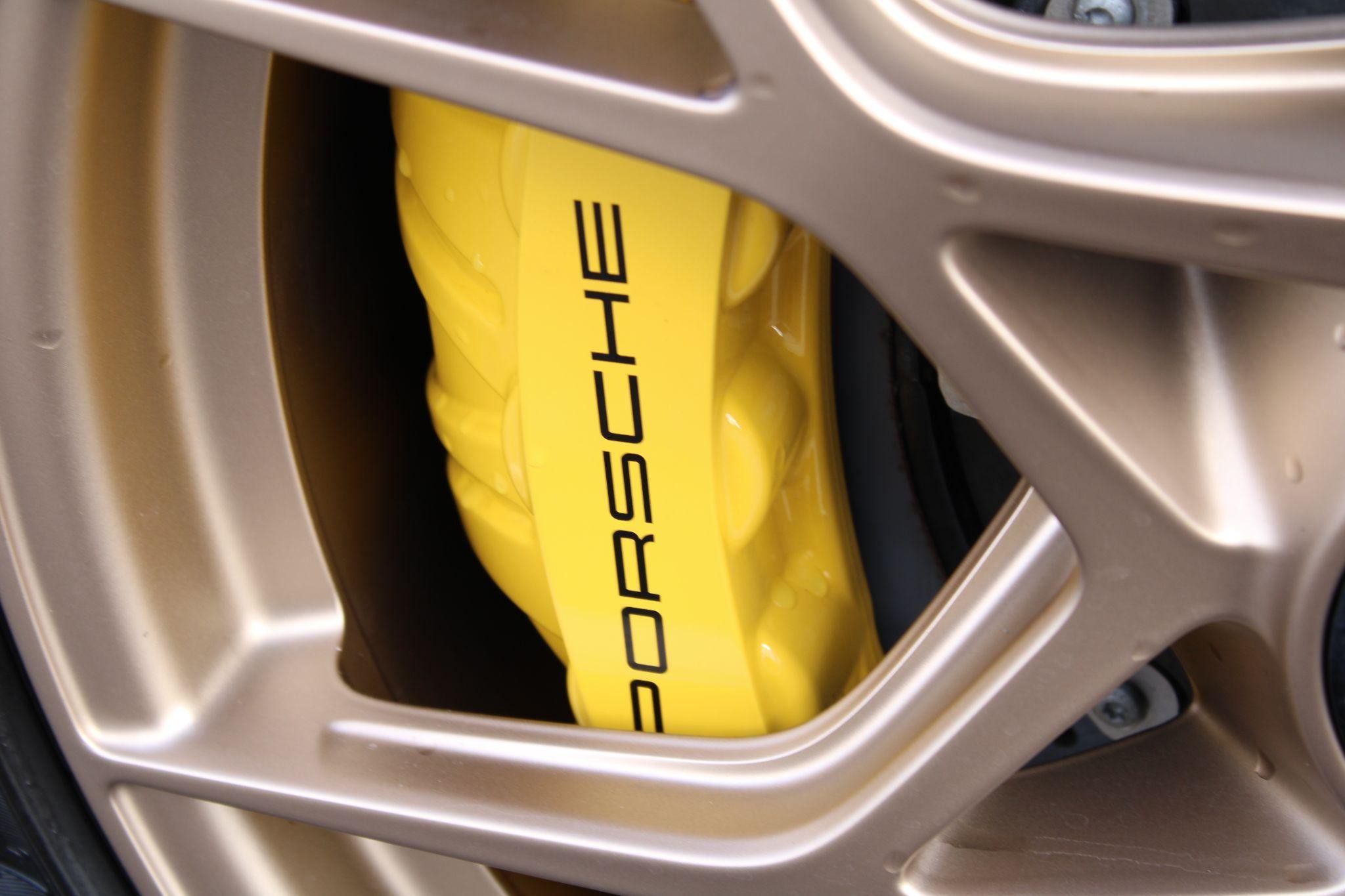 Porsche 718 Cayman Image 37