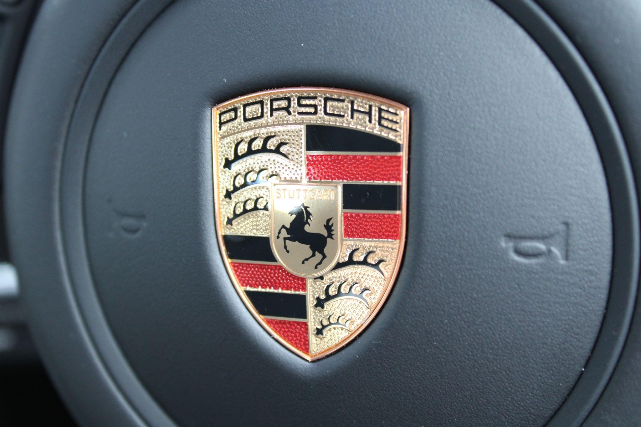Porsche 718 Cayman Image 25