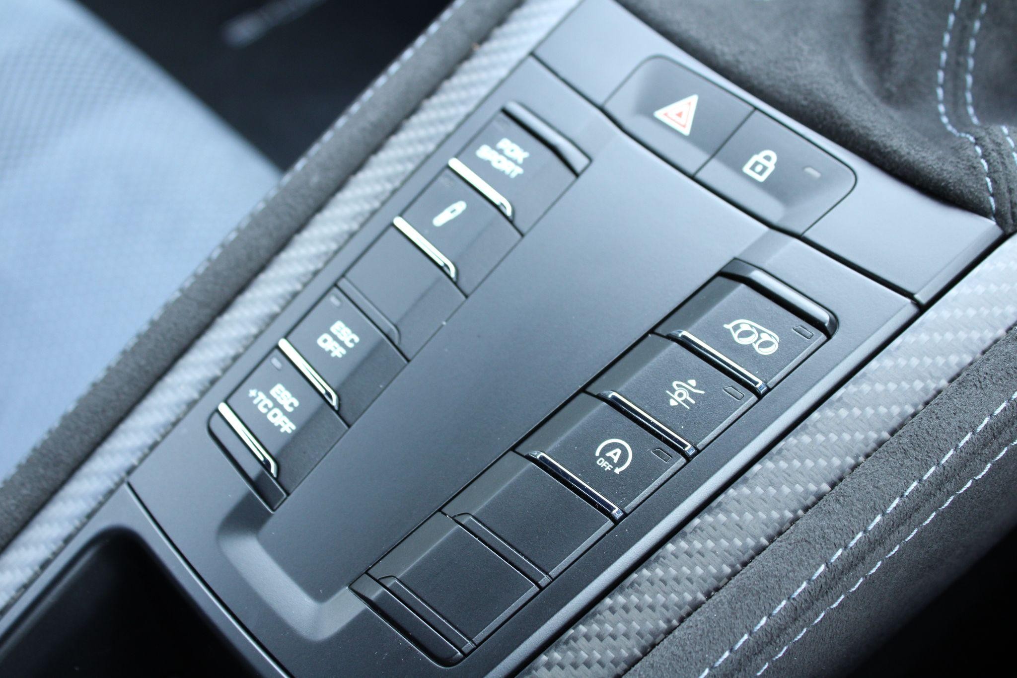 Porsche 718 Cayman Image 16