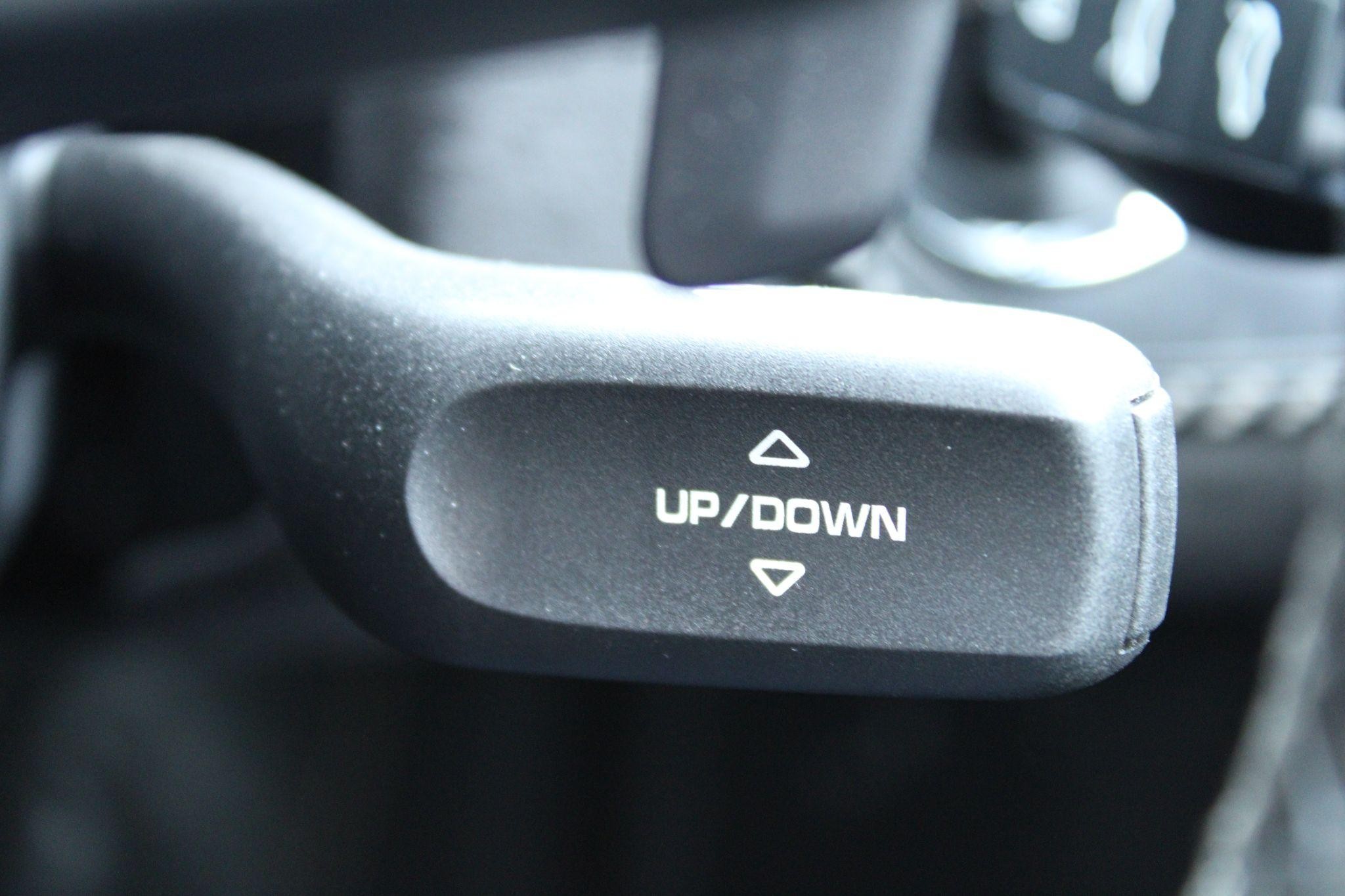 Porsche 718 Cayman Image 18