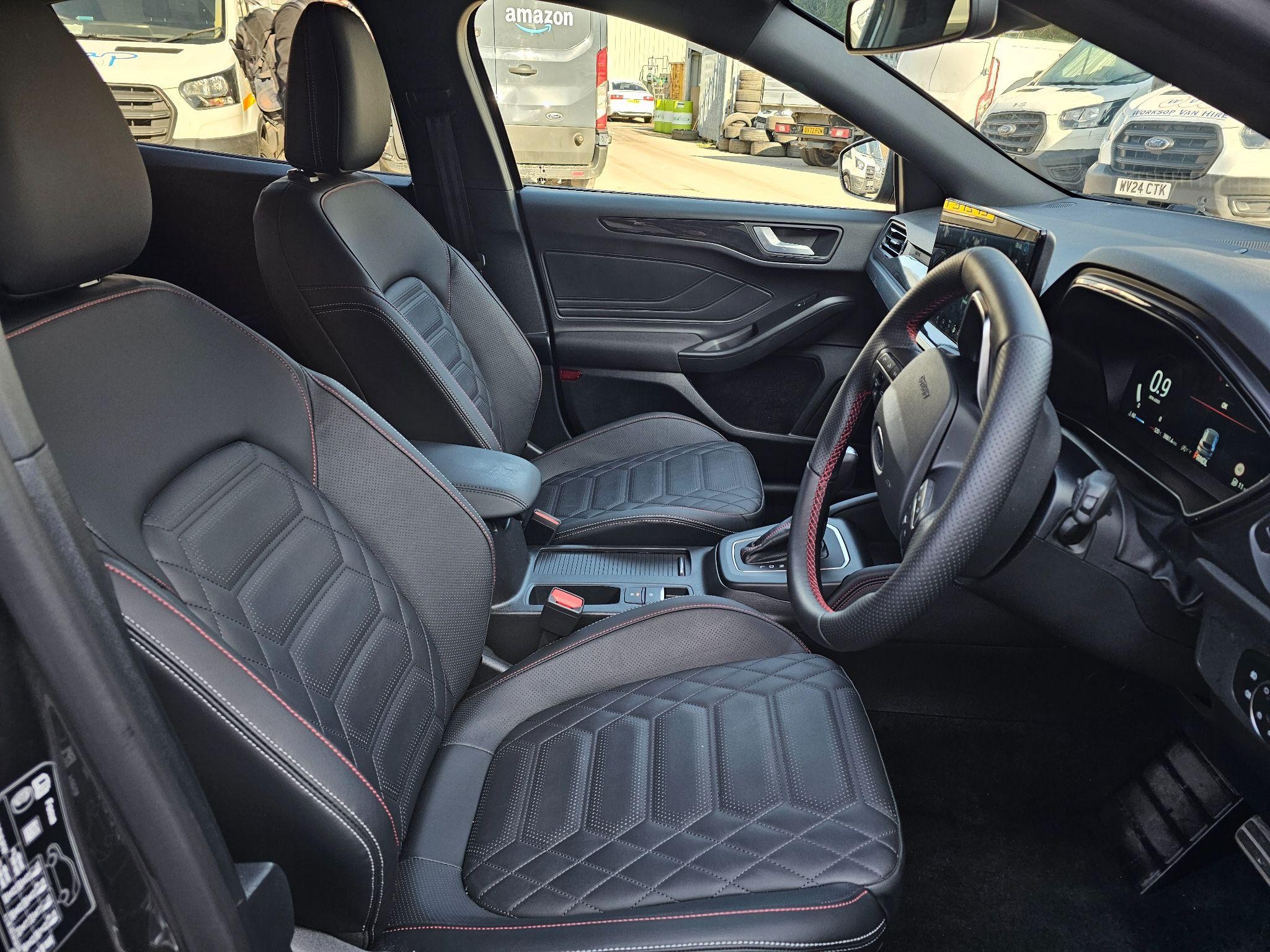 Ford Focus Image 11