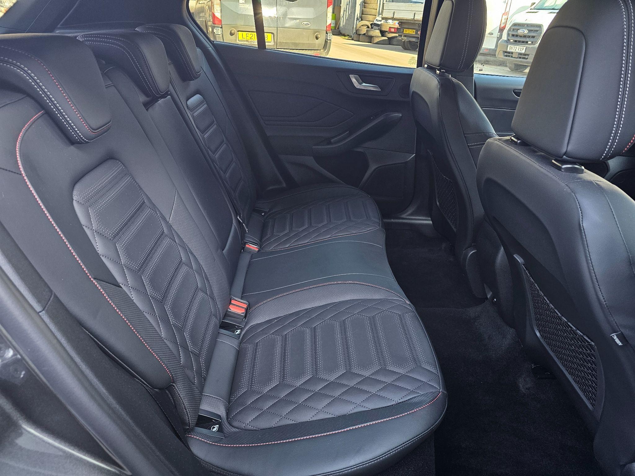 Ford Focus Image 18