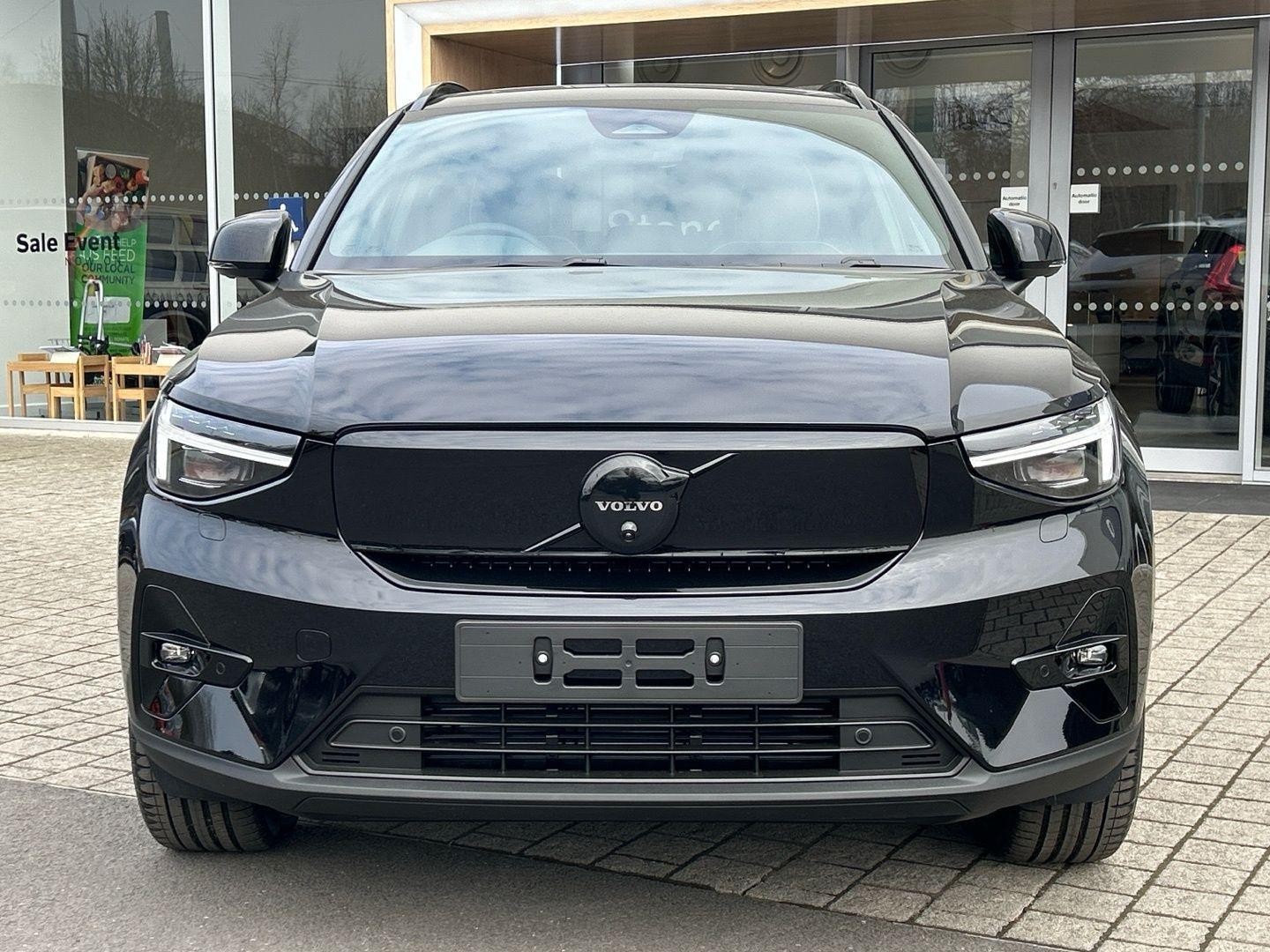 Volvo EX40 Image 12
